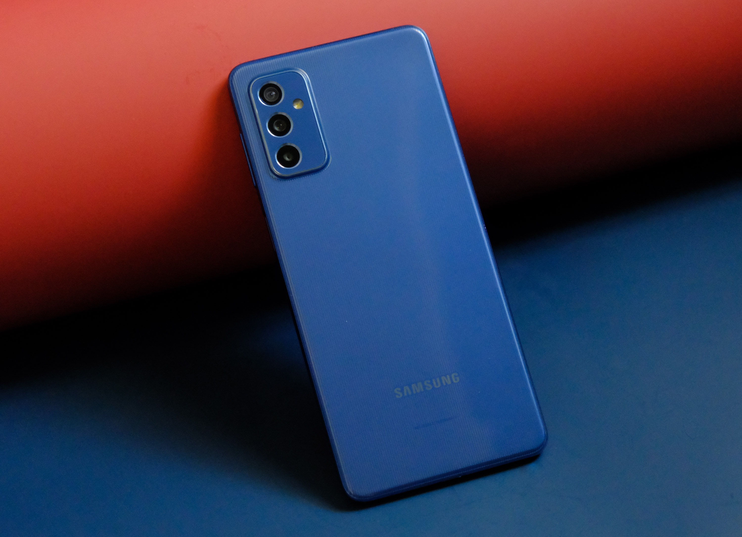 Chi tiet Galaxy M52 5G anh 2