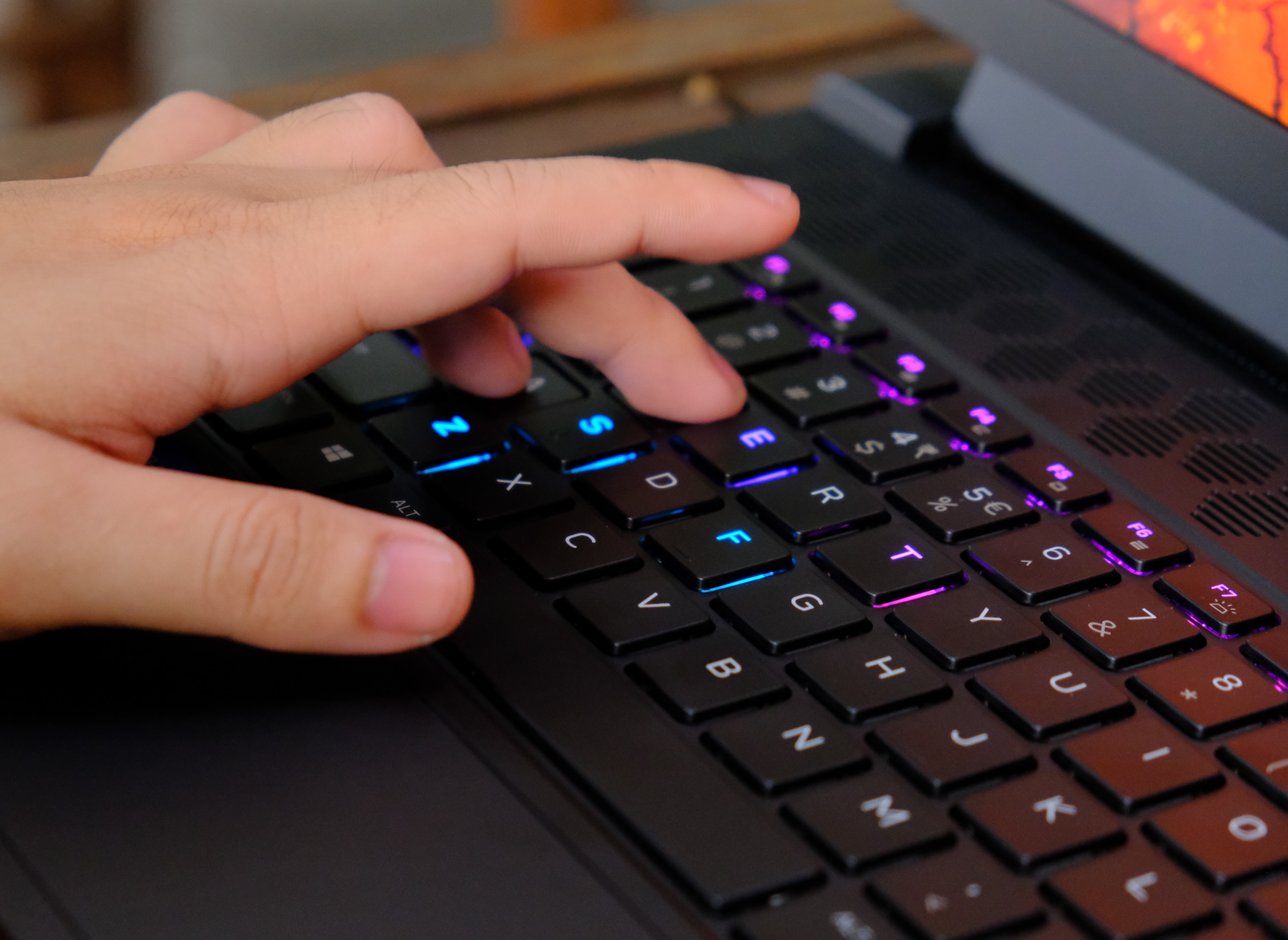 Danh gia Alienware M15 R6 anh 17