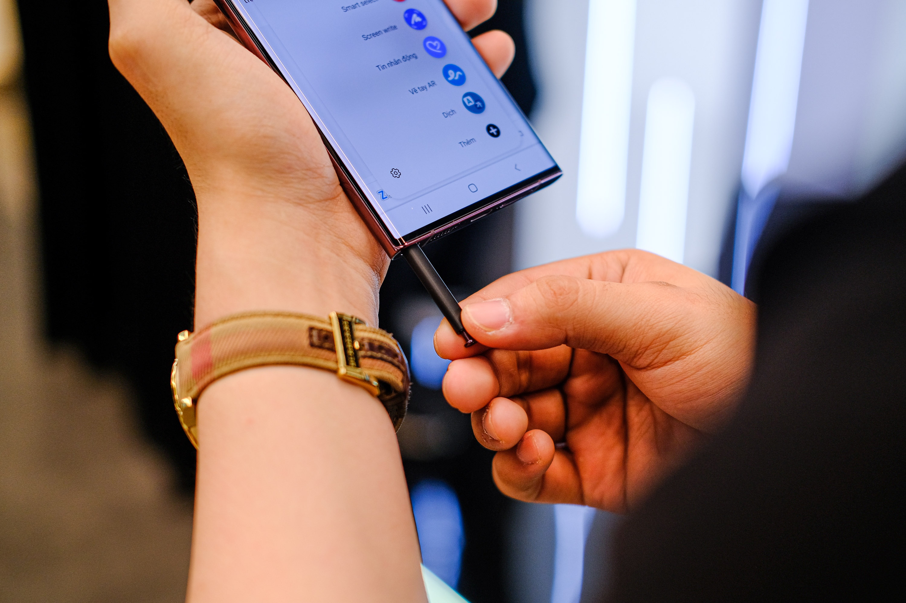 Chi tiet Samsung Galaxy S22 Ultra: ke thua di san Galaxy Note anh 11