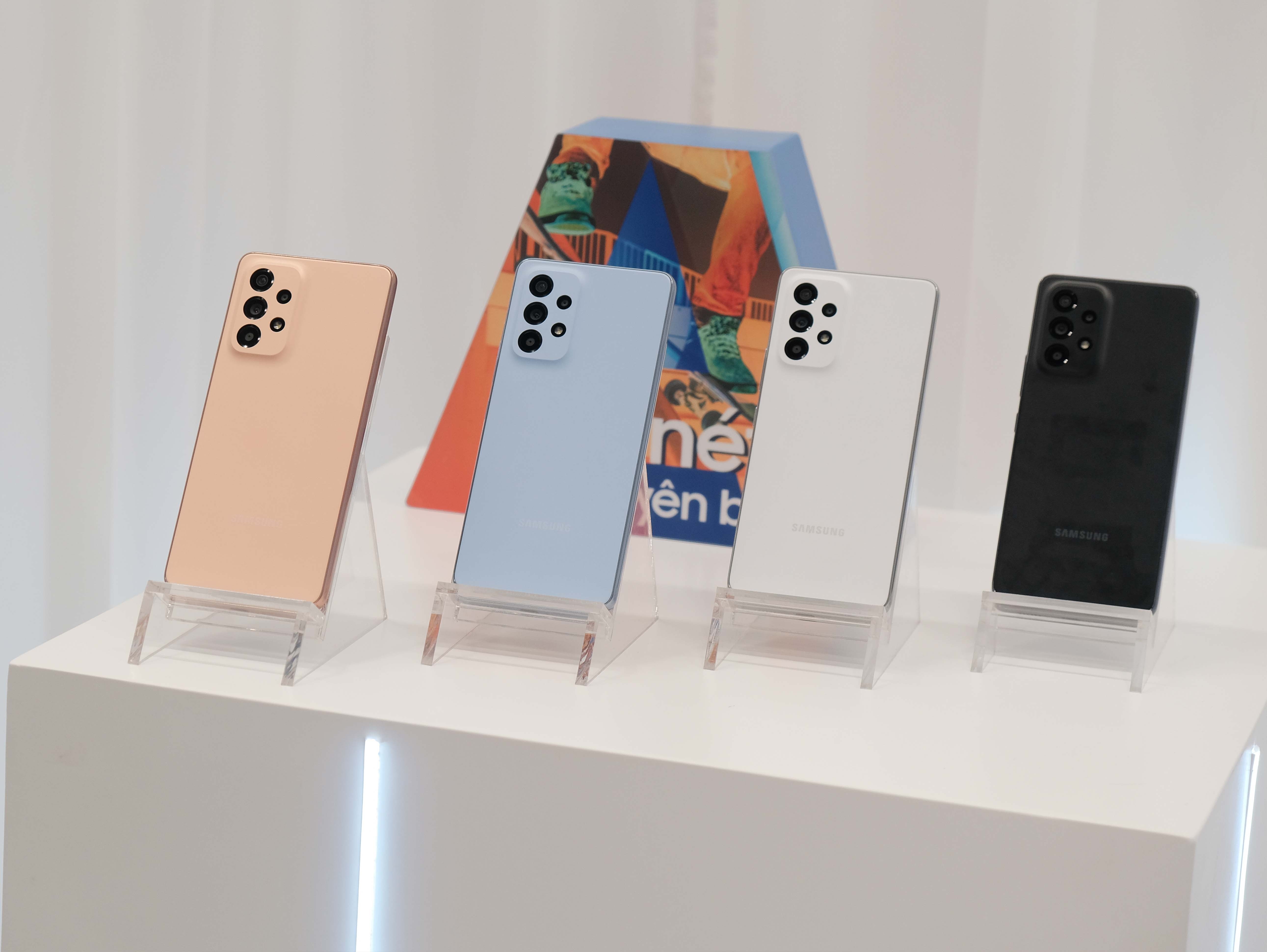 Samsung ra mat 3 mau Galaxy A moi, camera chup dem, ho tro 5G hinh anh