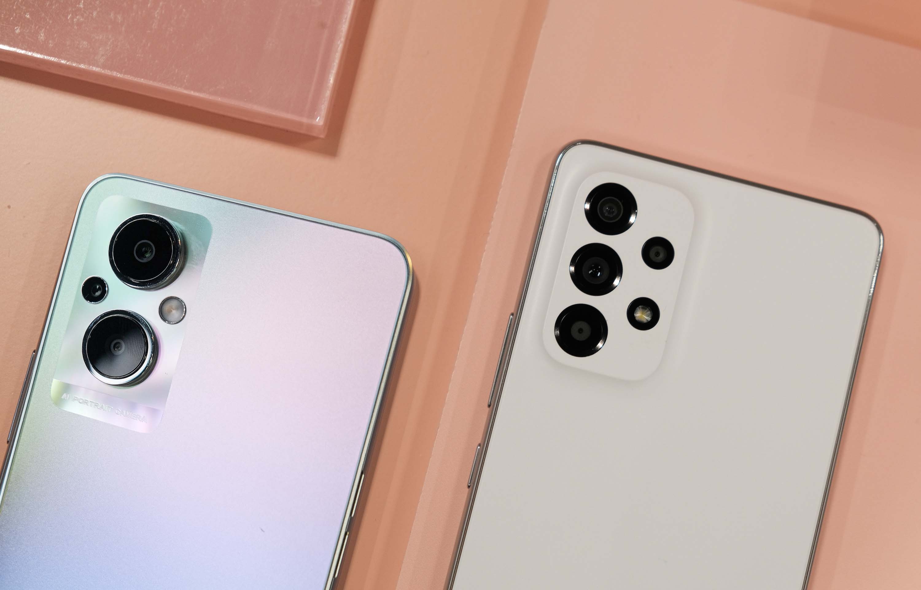 Samsung, Oppo canh tranh o phan khuc soi dong nhat thi truong Viet hinh anh