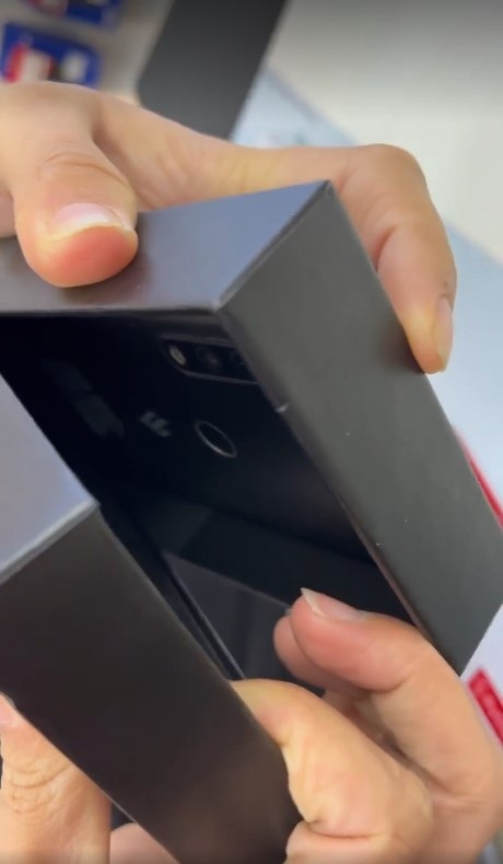 Thu doan danh trao may hong lay dien thoai dat tien anh 2