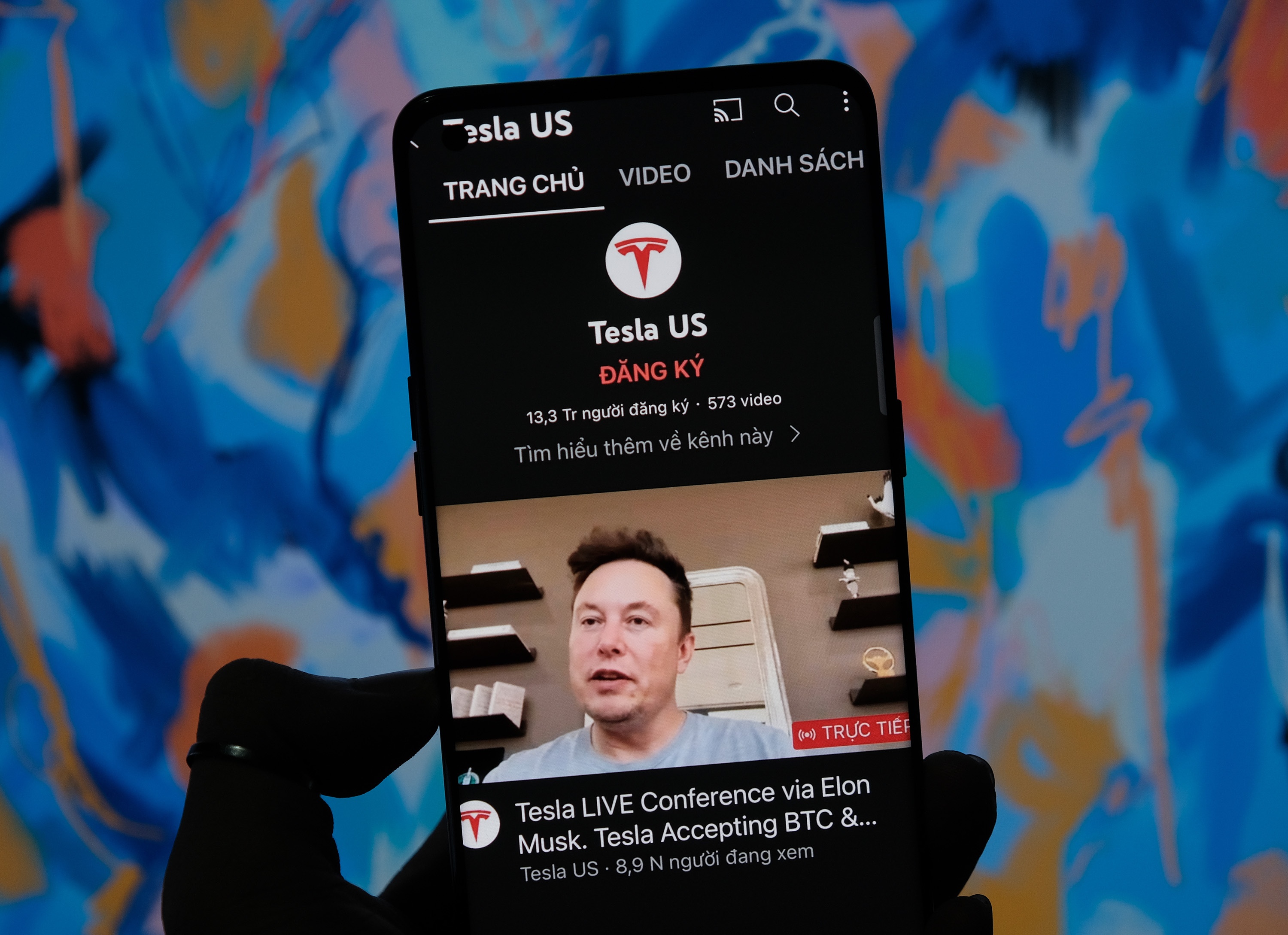 Kenh YouTube FAP TV bi hack, lua dao tang tien ma hoa hinh anh