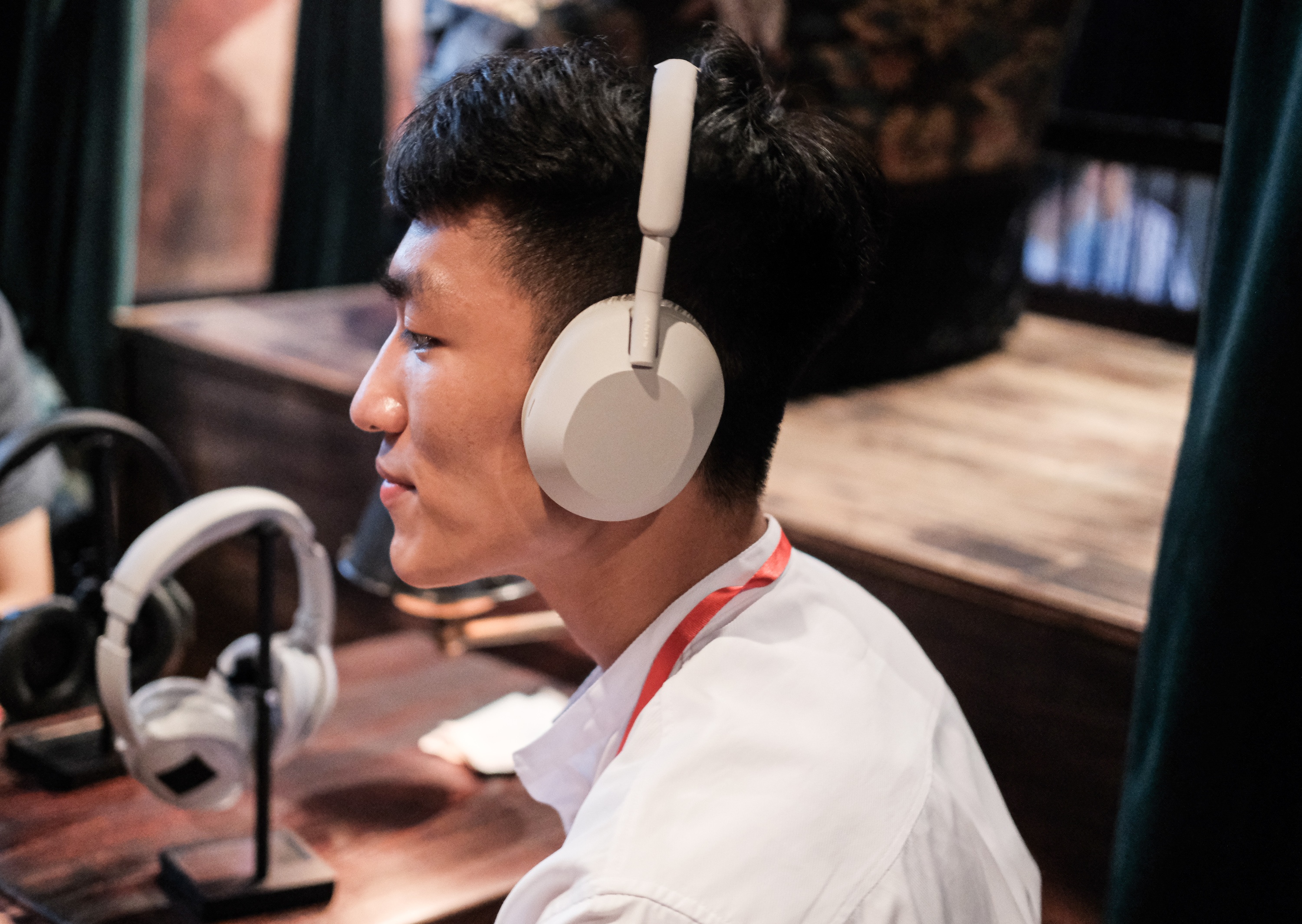 tai nghe chong on cao cap anh 6