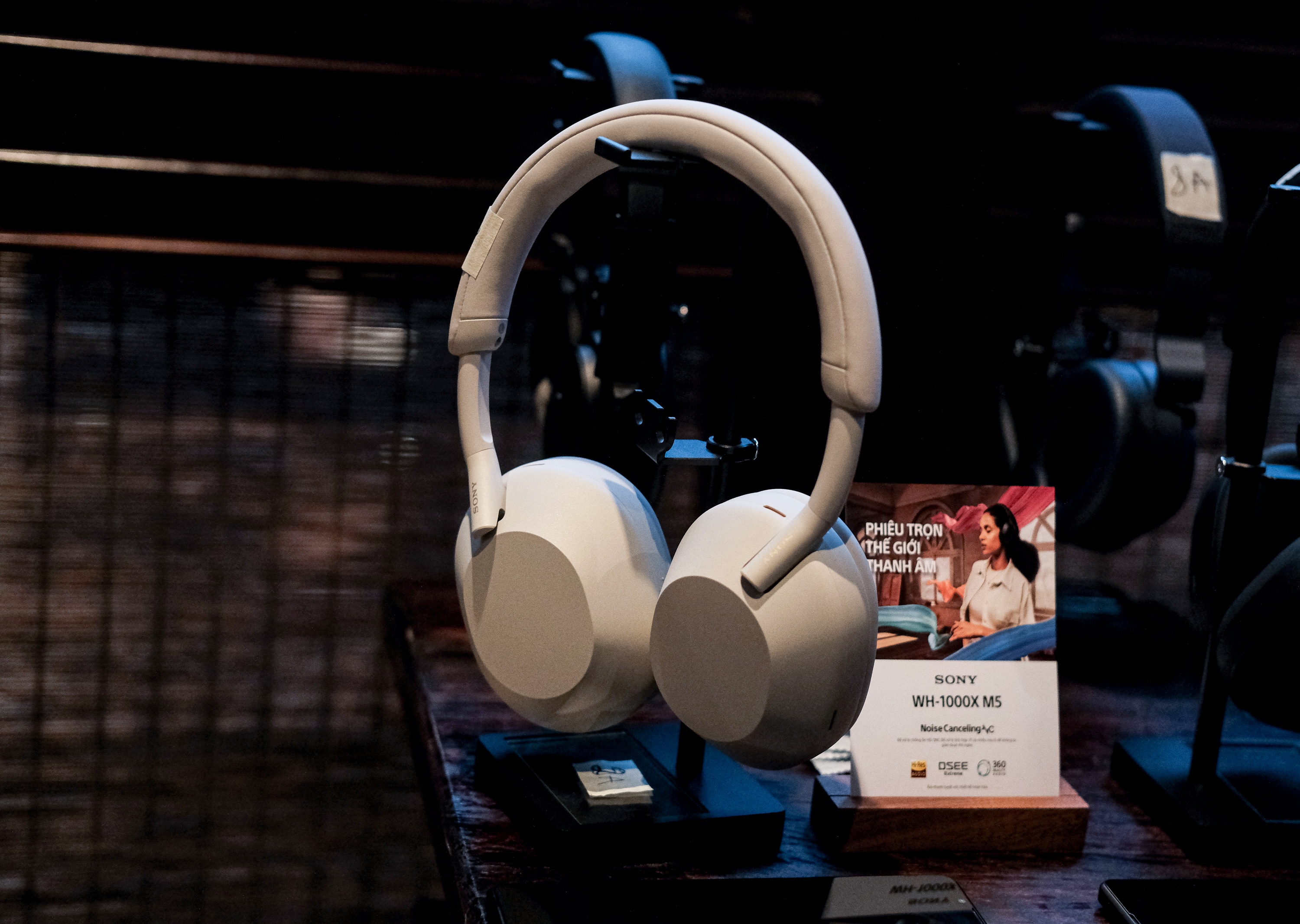 tai nghe chong on cao cap anh 1