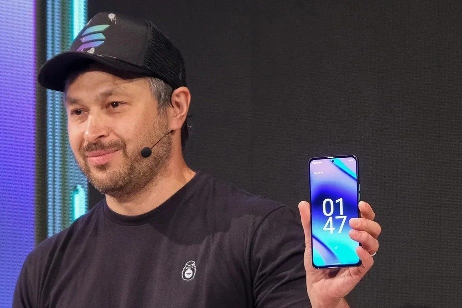 Solana gioi thieu smartphone cho blockchain hinh anh
