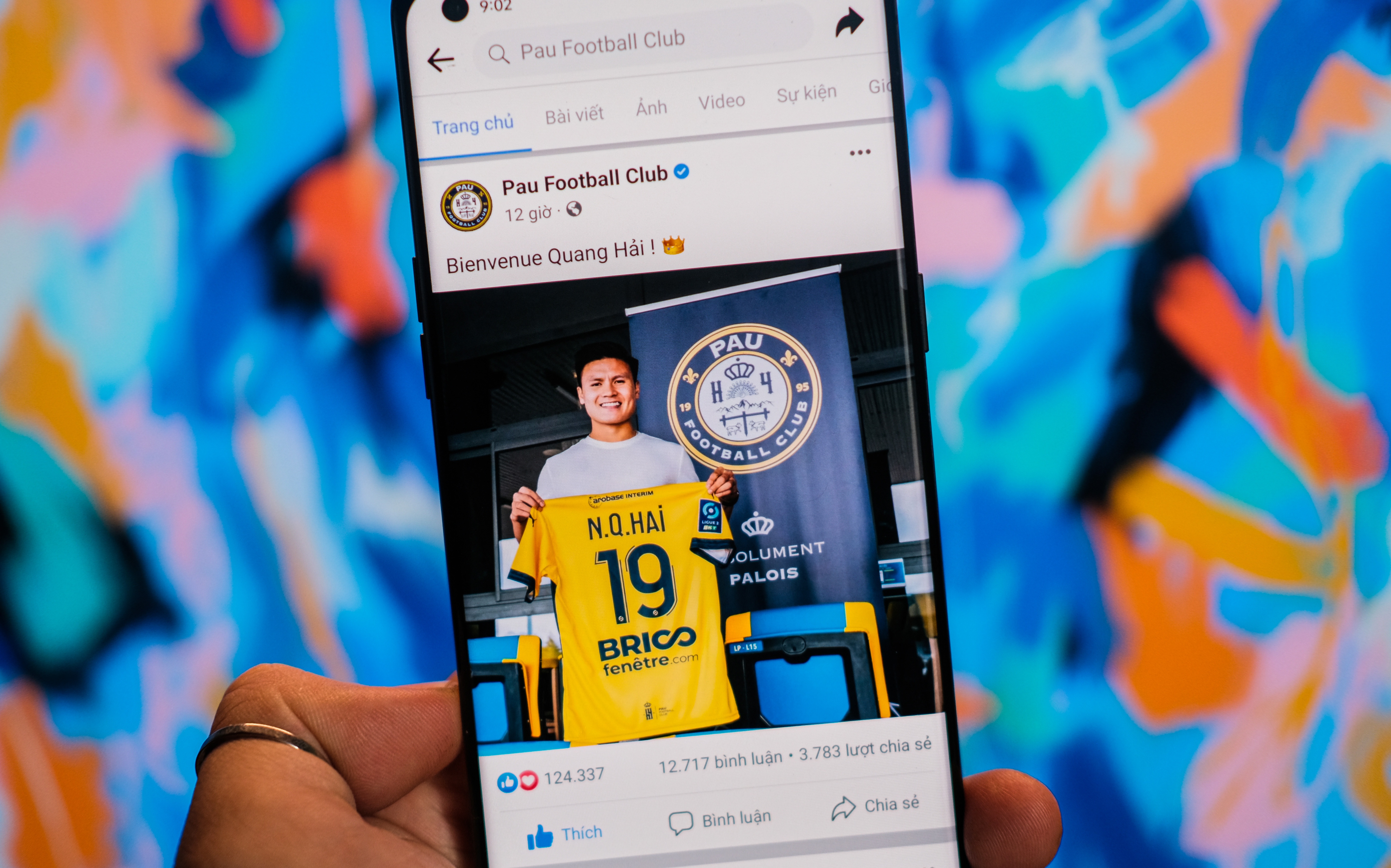 Luong nguoi theo doi Pau FC tang 8 lan sau khi cong bo Quang Hai hinh anh
