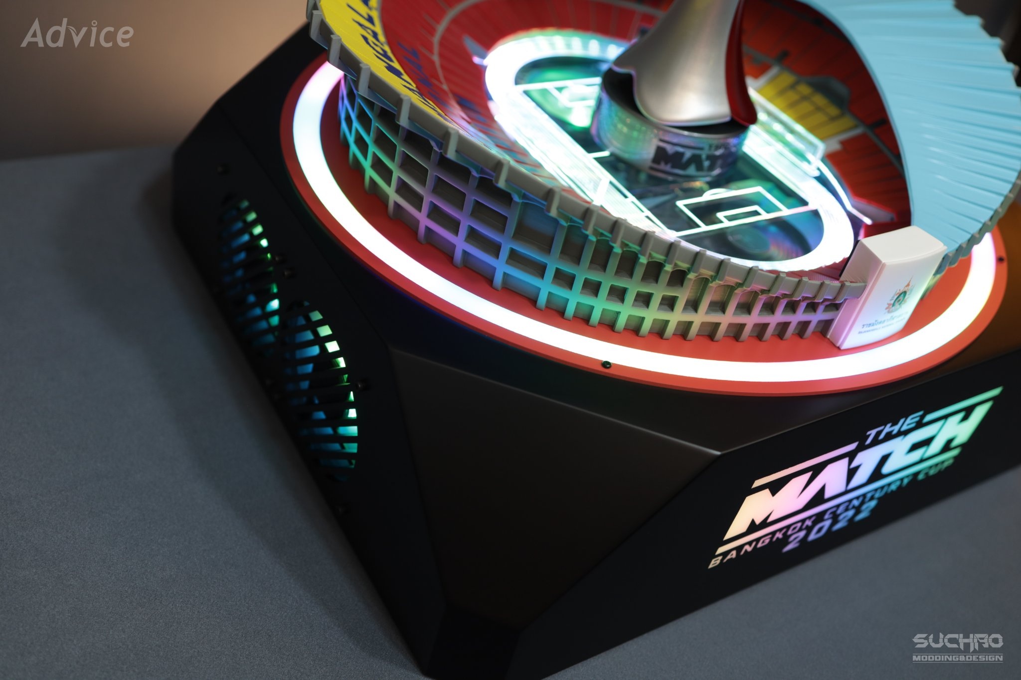 Chiec cup MU bo quen o Thai Lan la mot dan may tinh anh 2