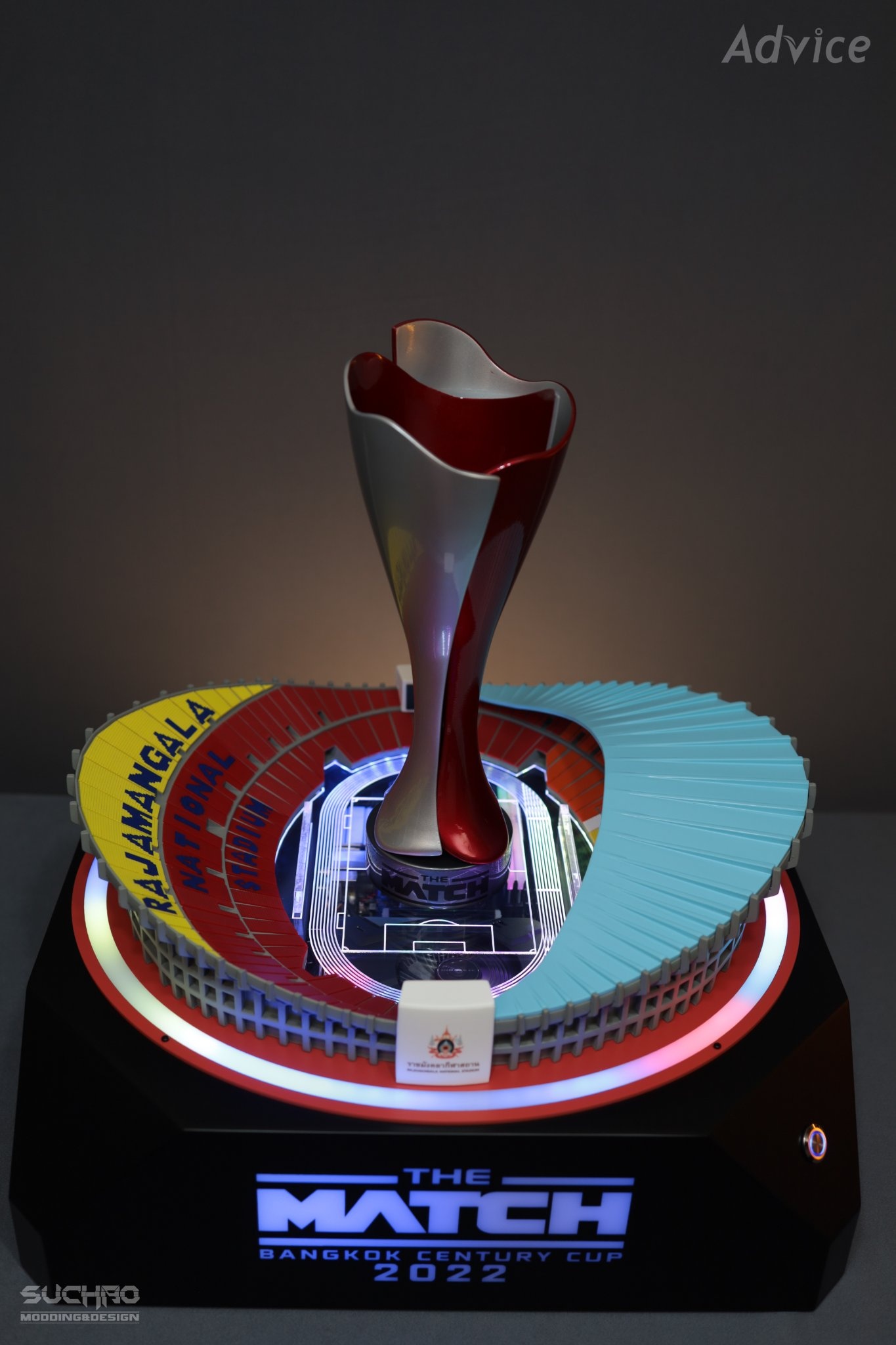 Chiec cup MU bo quen o Thai Lan la mot dan may tinh anh 8