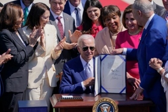 Du luat 52 ty USD cho nganh chip cua My duoc thong qua hinh anh