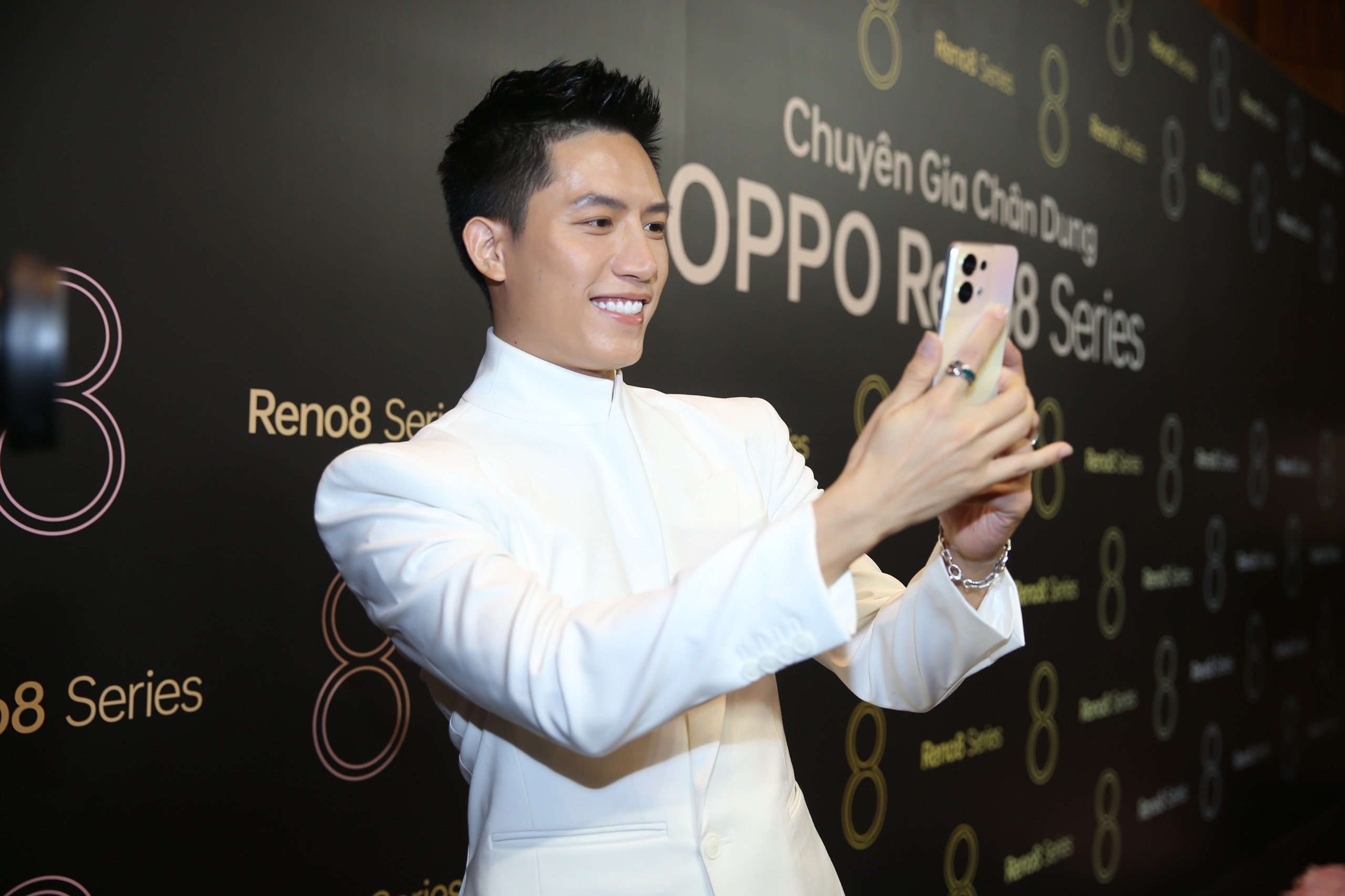 ra mat oppo reno8 anh 11