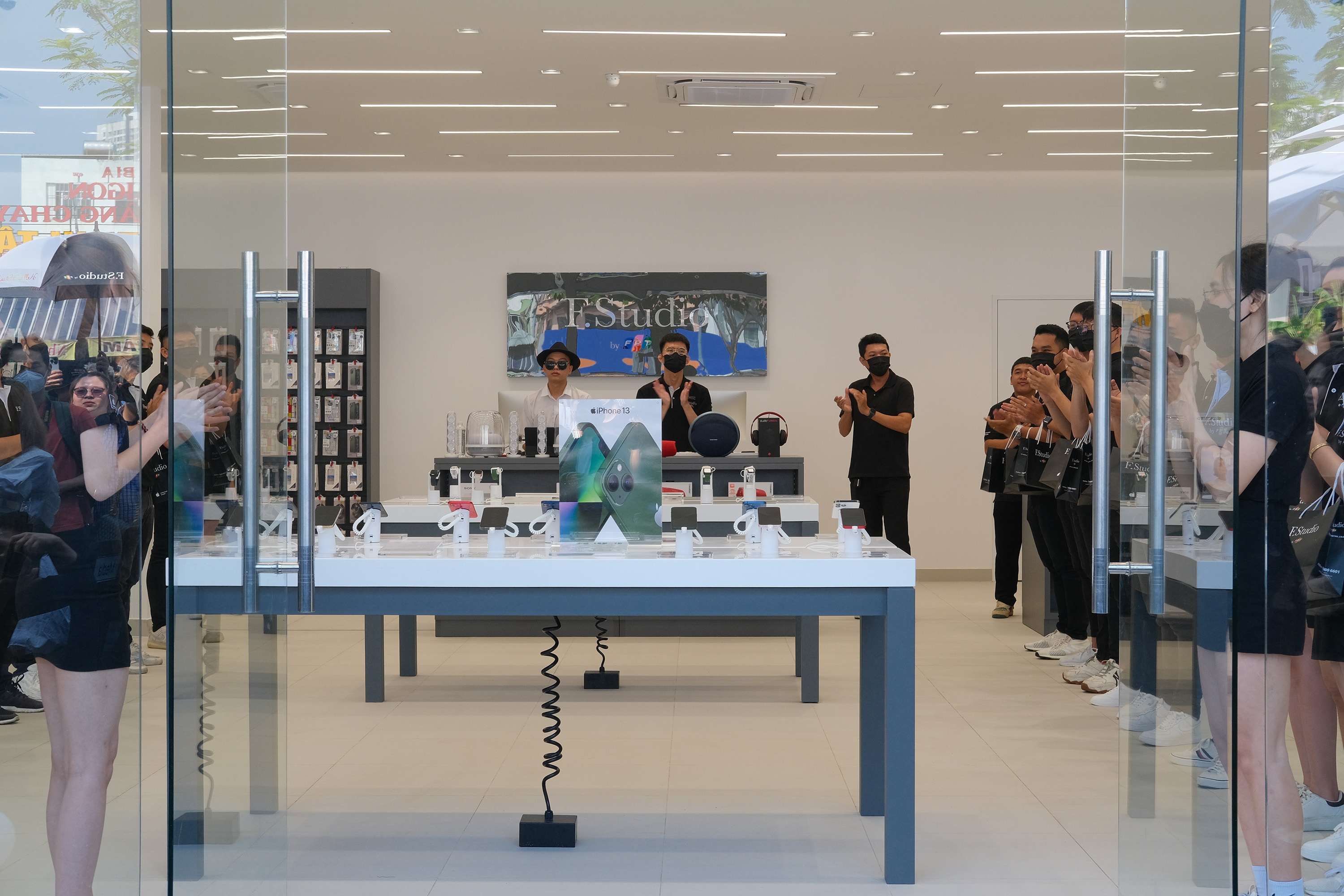 thieu hang iphone 14 anh 3