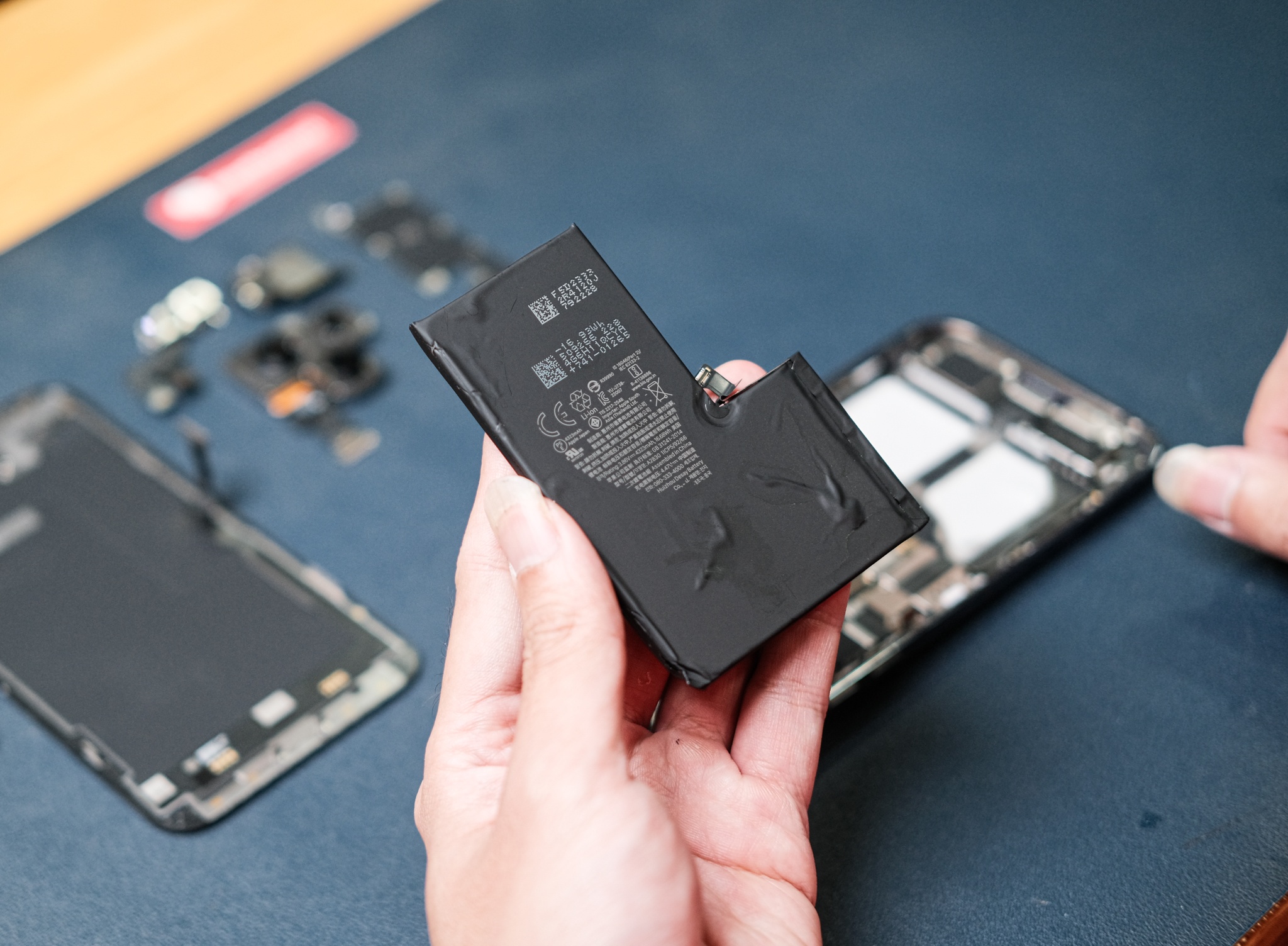 iphone 14 de hong anh 12