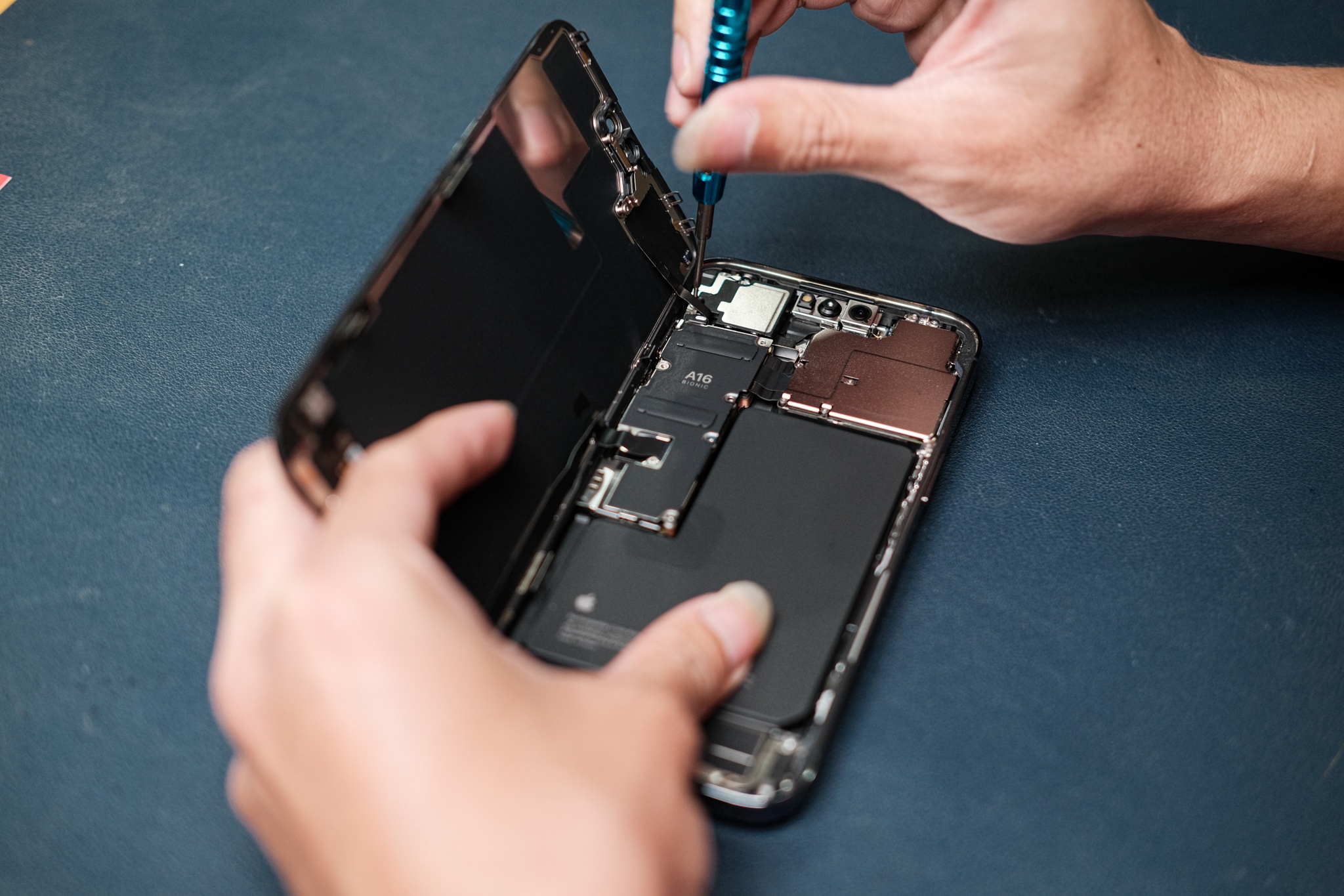 ‘Noi that’ cua dien thoai co quan trong? hinh anh