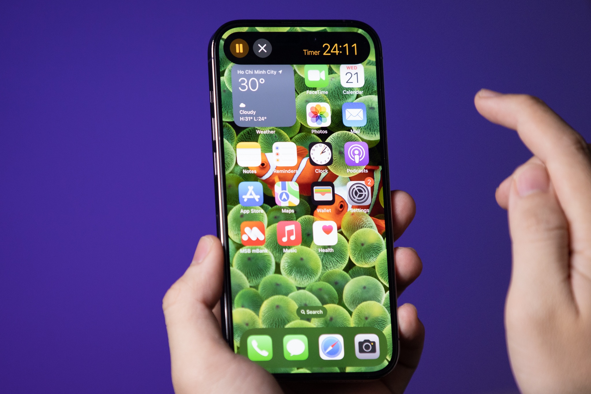 iPhone 14 chinh hang ban tre, nguoi buon may xach tay duoc loi hinh anh