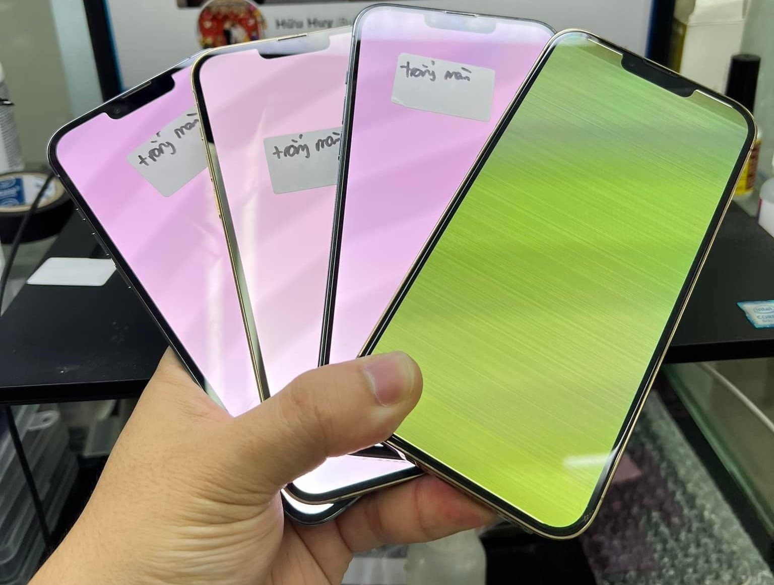 So loi man hinh, khach hang ngai mua iPhone 13 Pro Max hinh anh