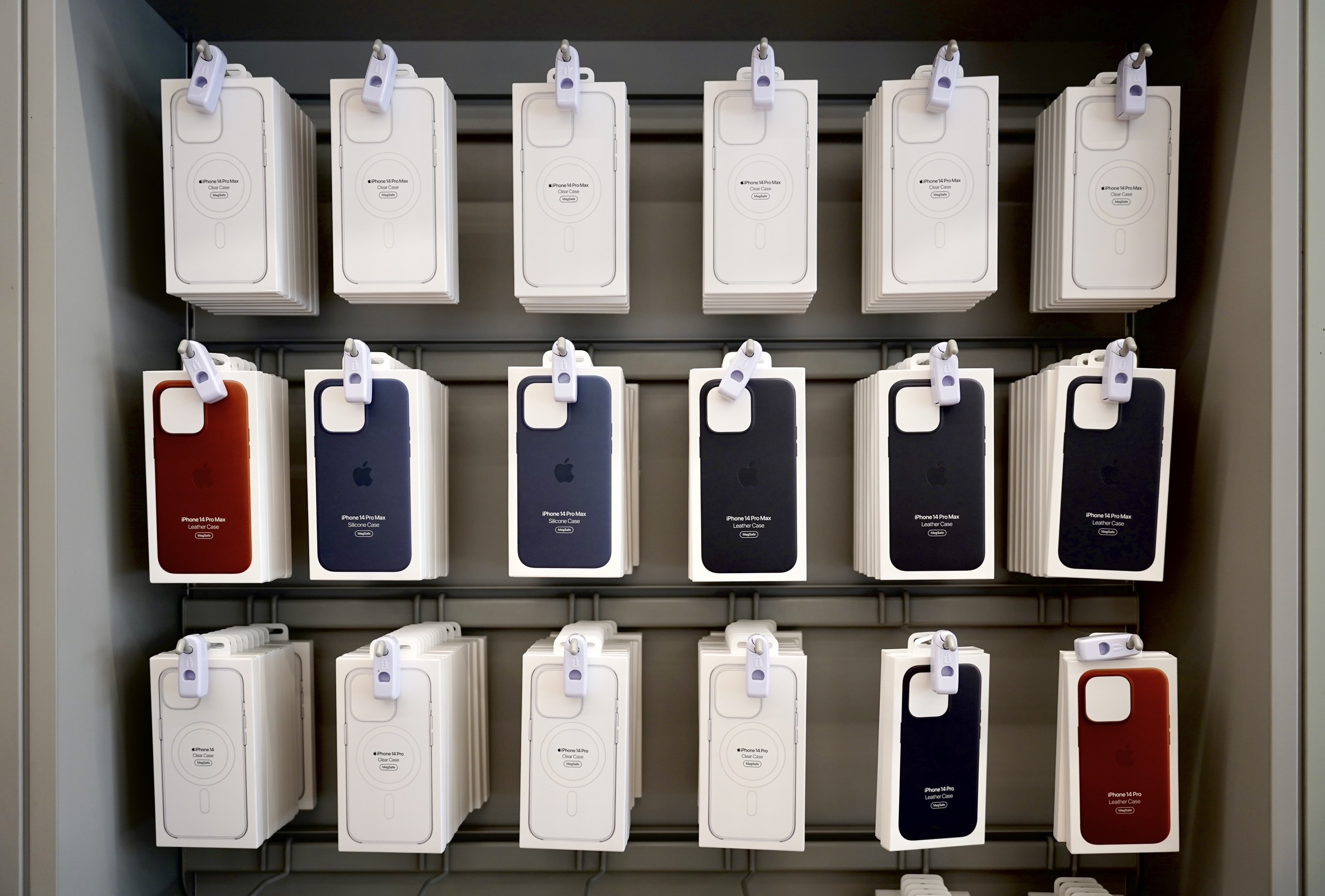 Ban iPhone 14 khong loi bang phu kien hinh anh