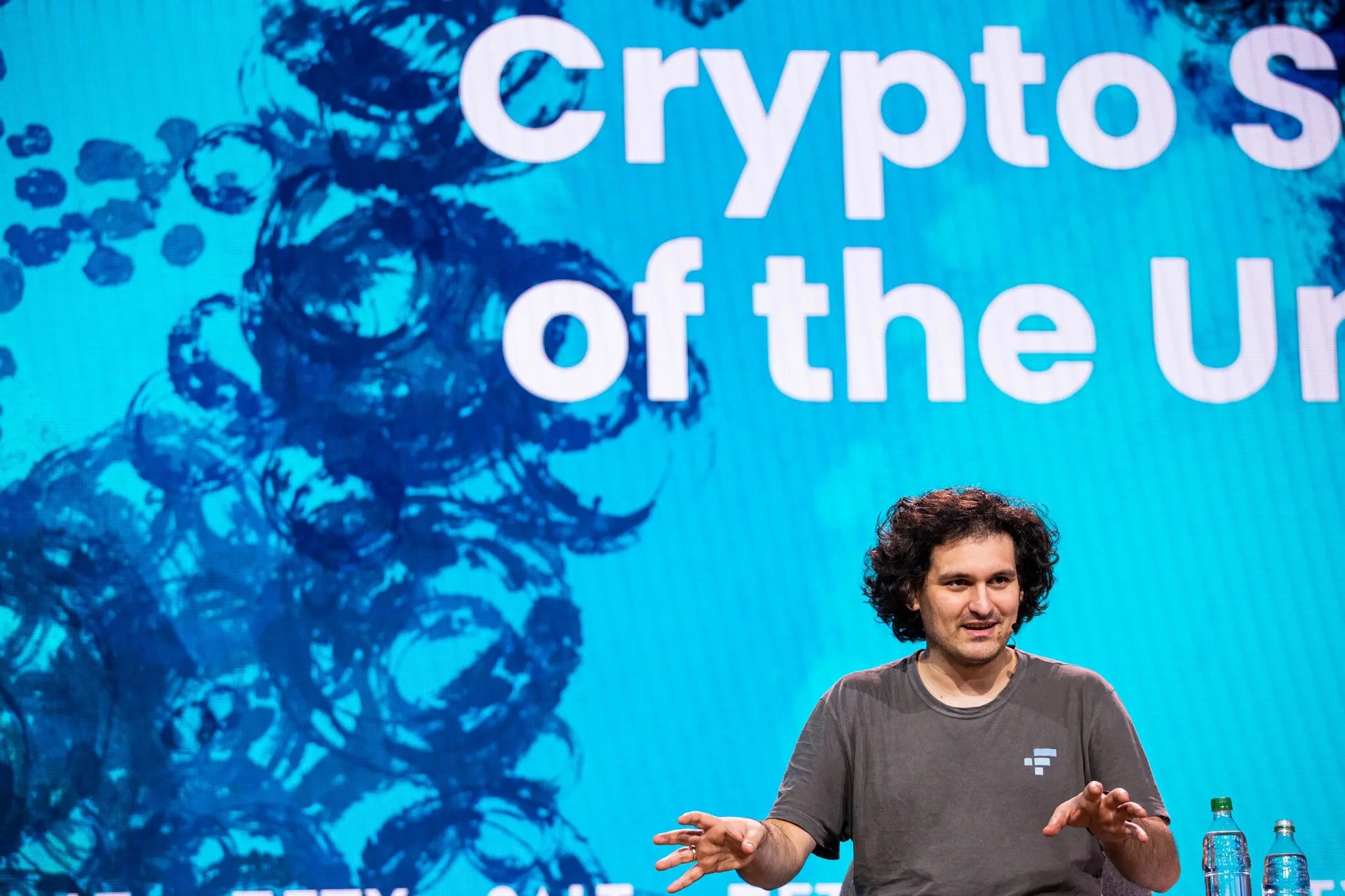 FTX de don pha san, CEO tu chuc hinh anh