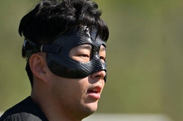 Cong nghe ty USD tren chiec mat na cua Son Heung-min hinh anh