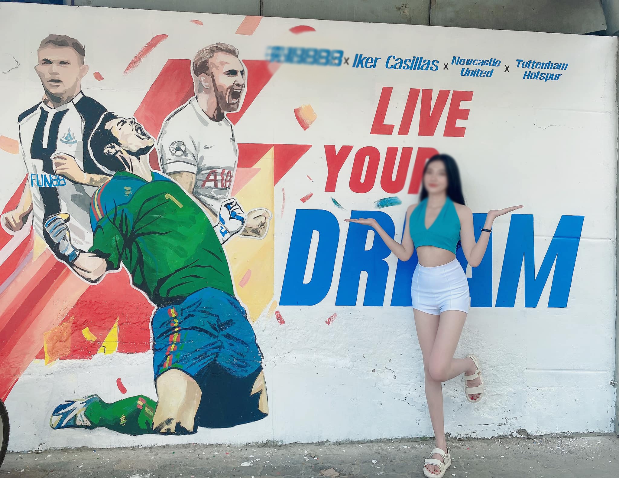 Web ca do phi phap quang cao cong khai ngoai duong pho hinh anh