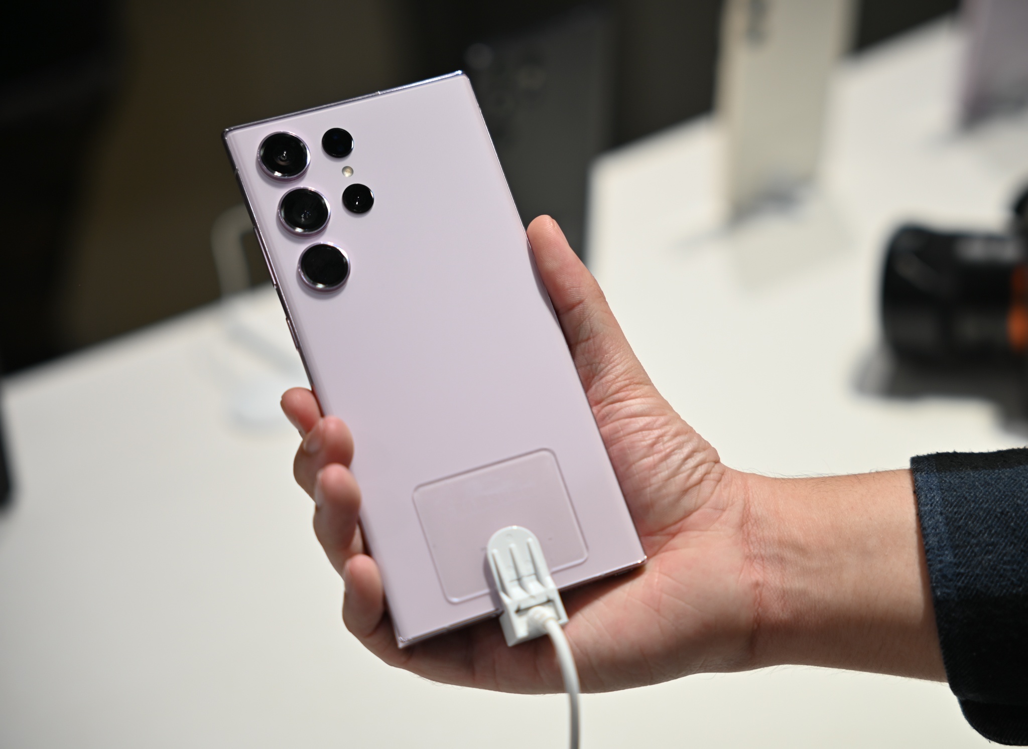 Trên tay Galaxy S23 ảnh 3 Tren tay Galaxy S23 anh 3