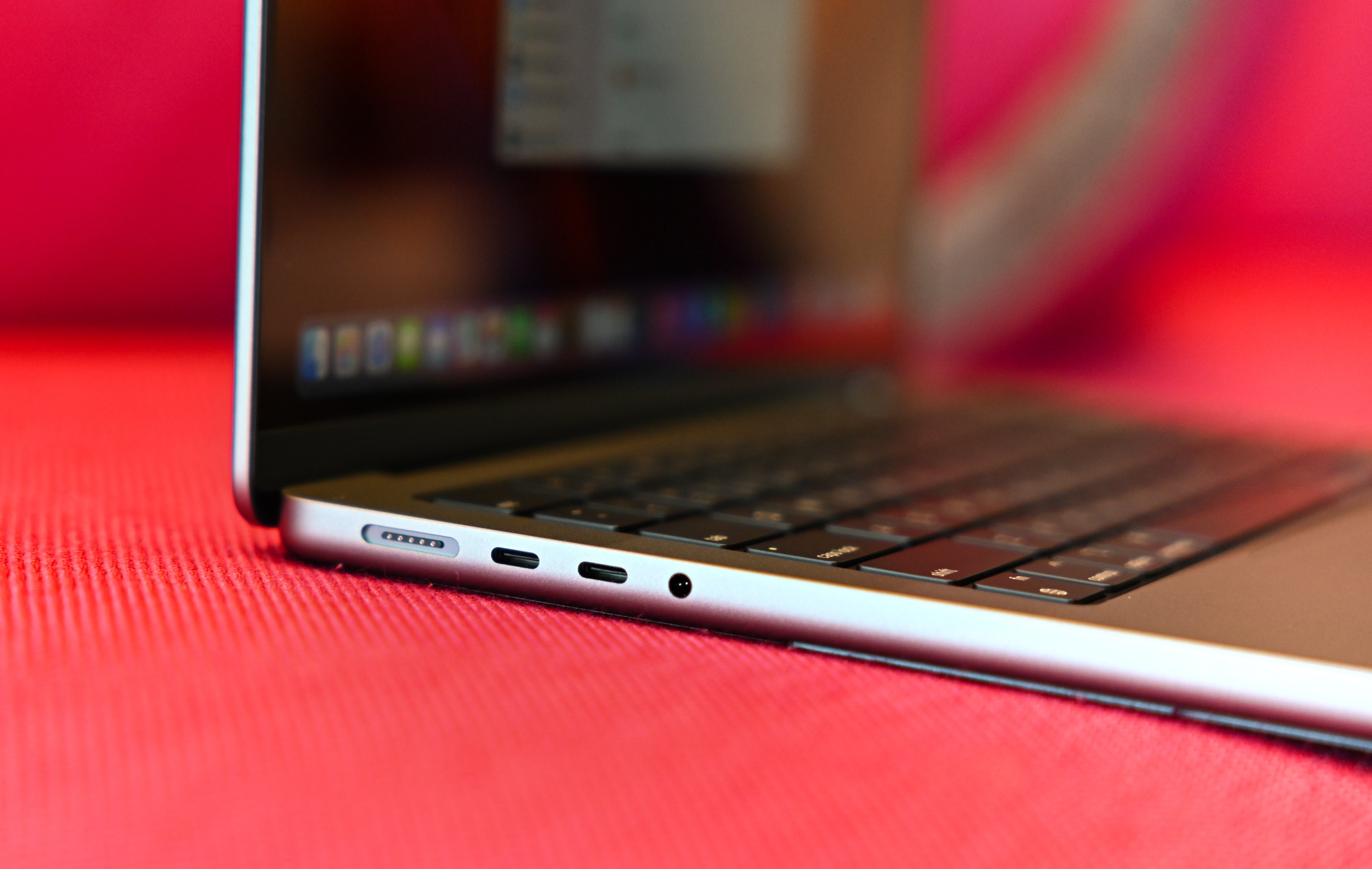 trên tay macbook pro ảnh 16 tren tay macbook pro anh 16