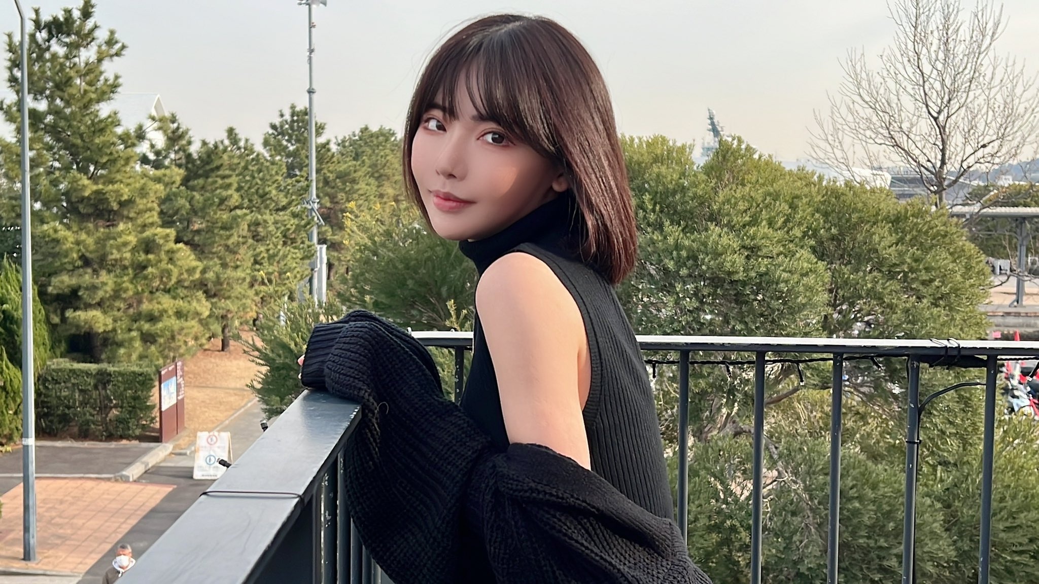 Trang Facebook co tick xanh gia mao dien vien 18+ Eimi Fukada hinh anh