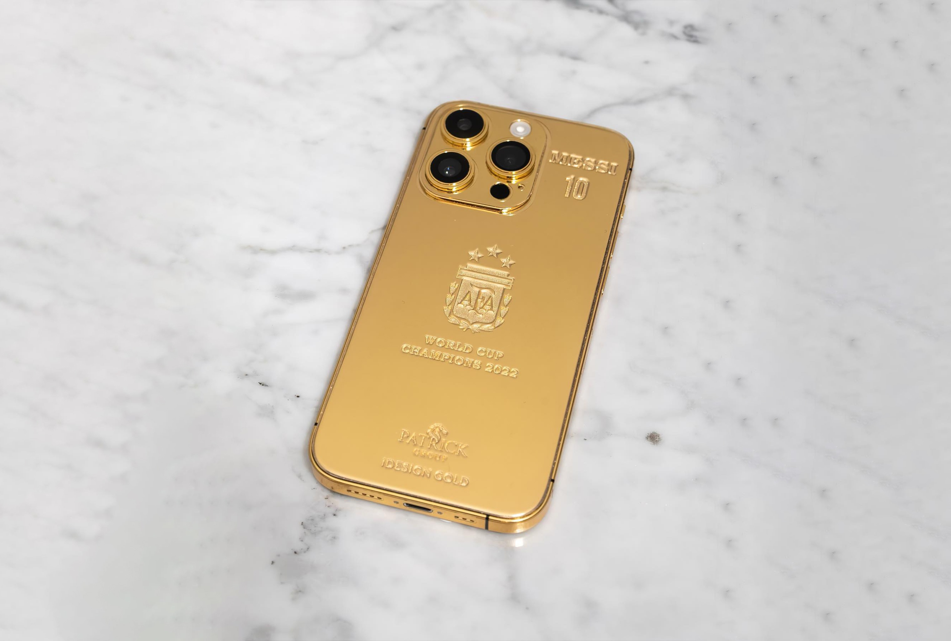 messi tang iphone 14 vang anh 3