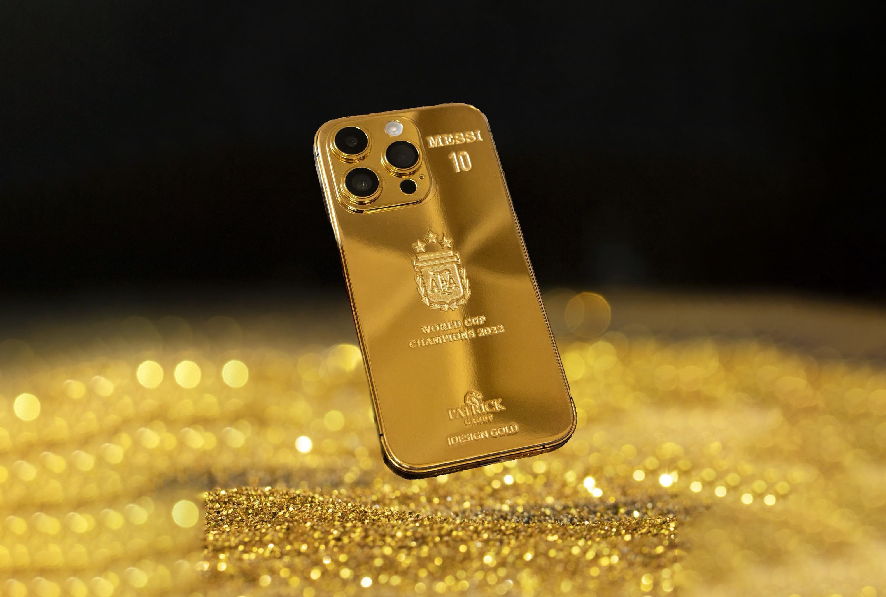 messi tang iphone 14 vang anh 1