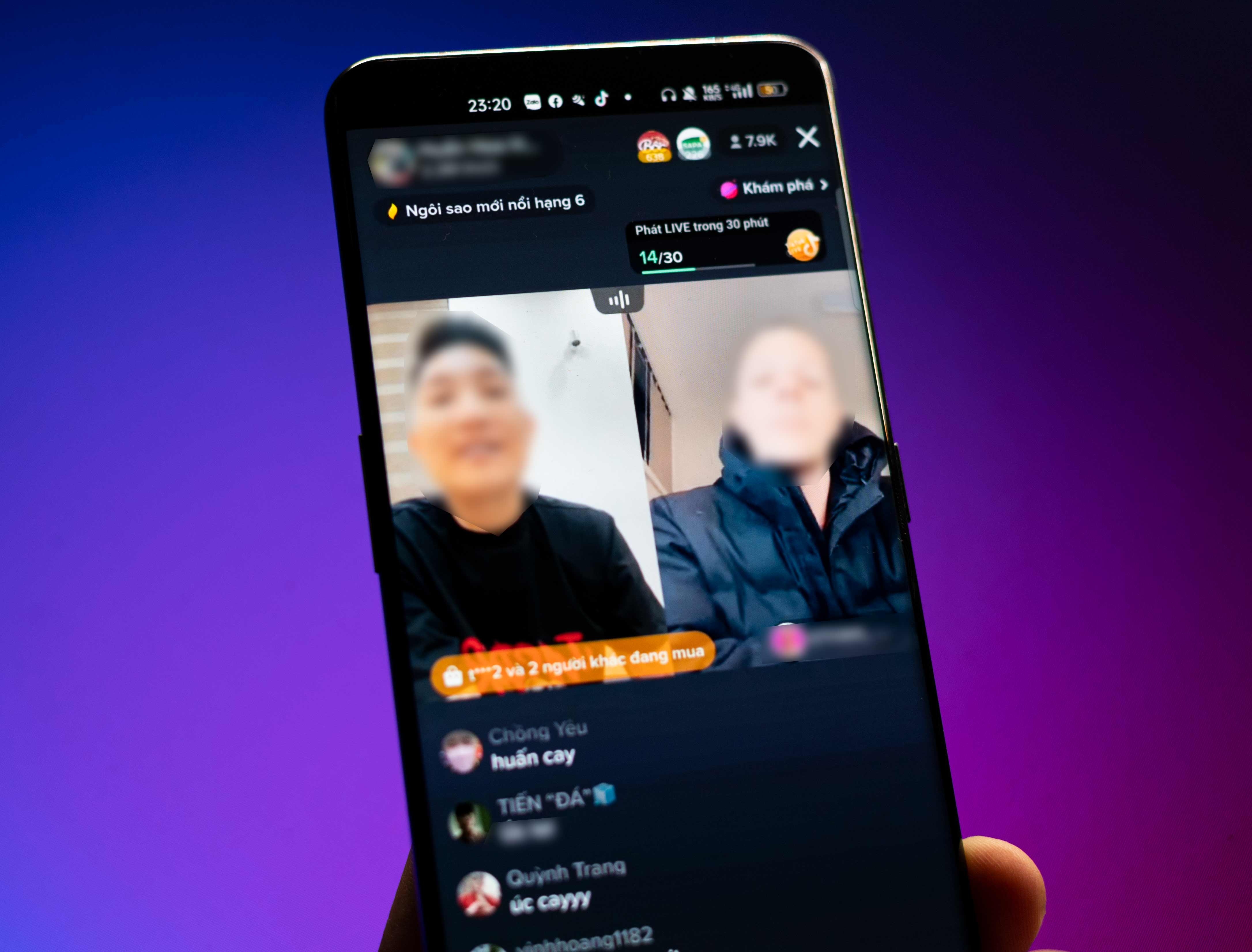 TikTok an dam tu livestream thach dau ban hinh anh