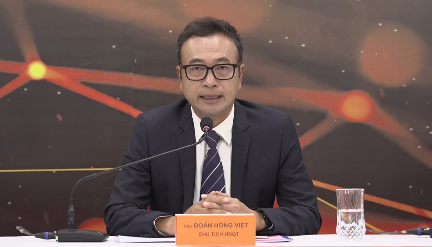 iphone het giam gia anh 1