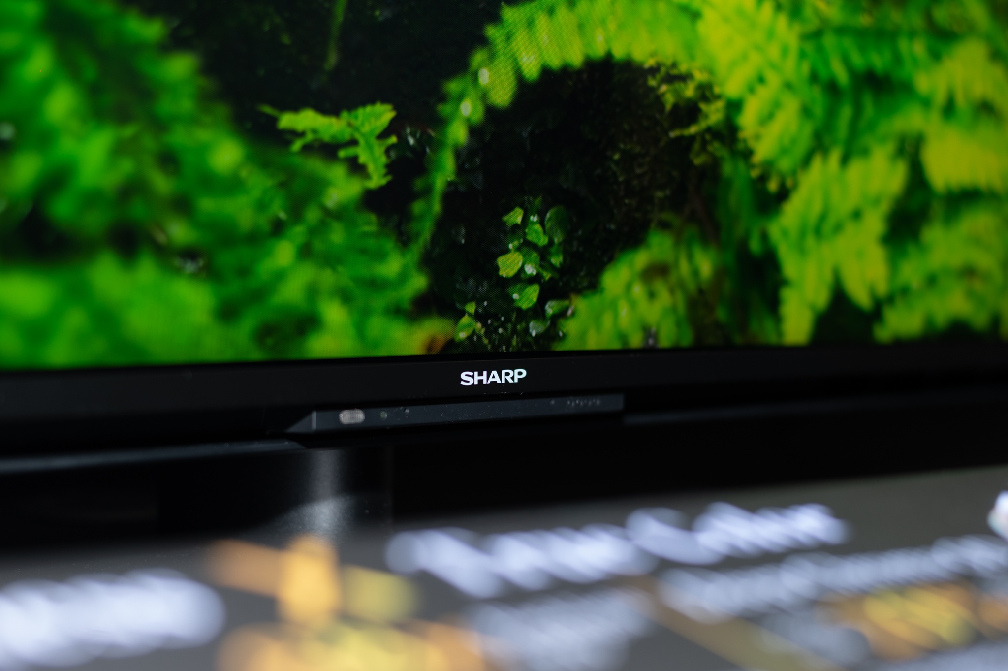 TV Sharp moi anh 8