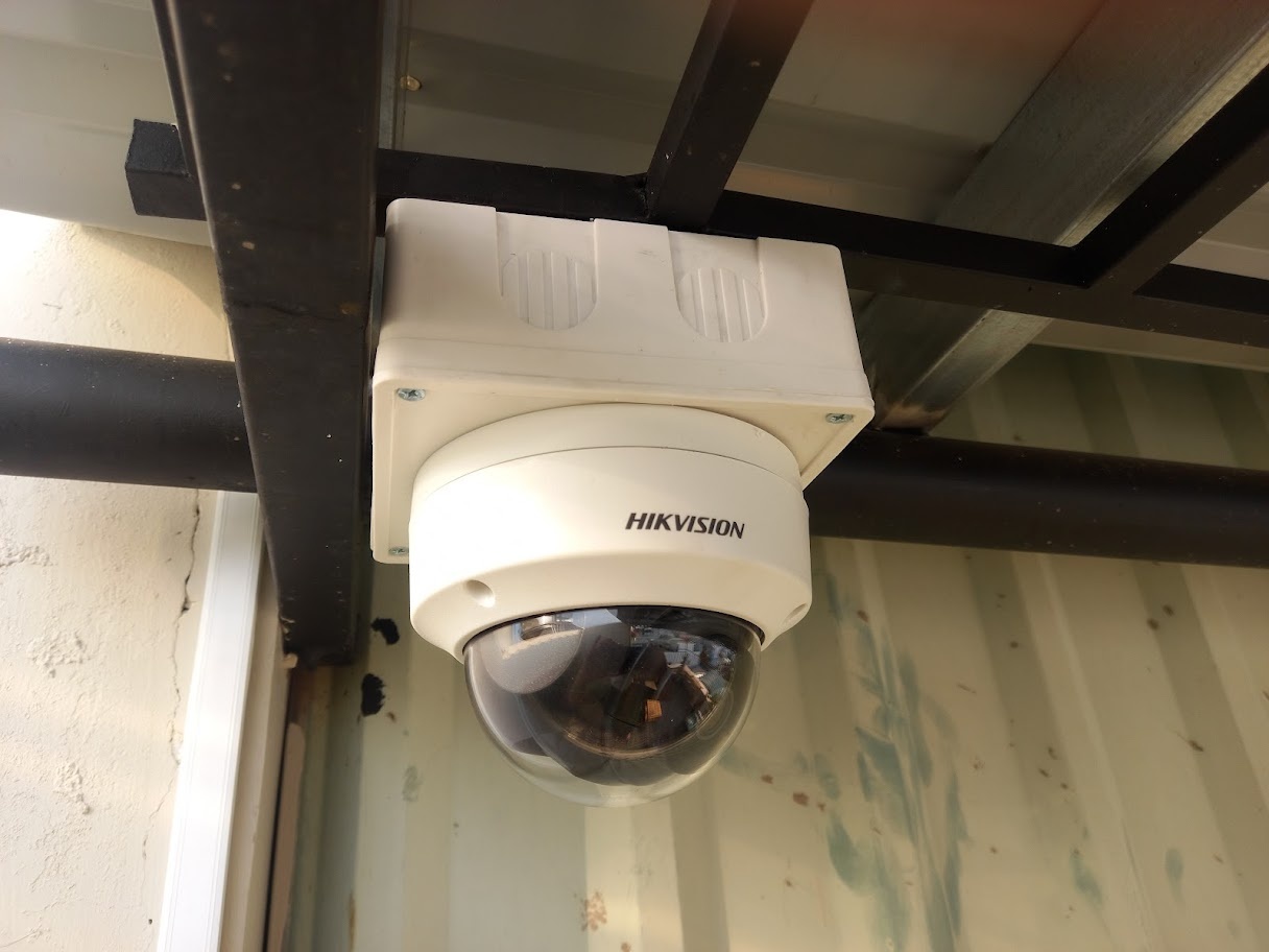 Hikvision cat giam nhan su anh 1