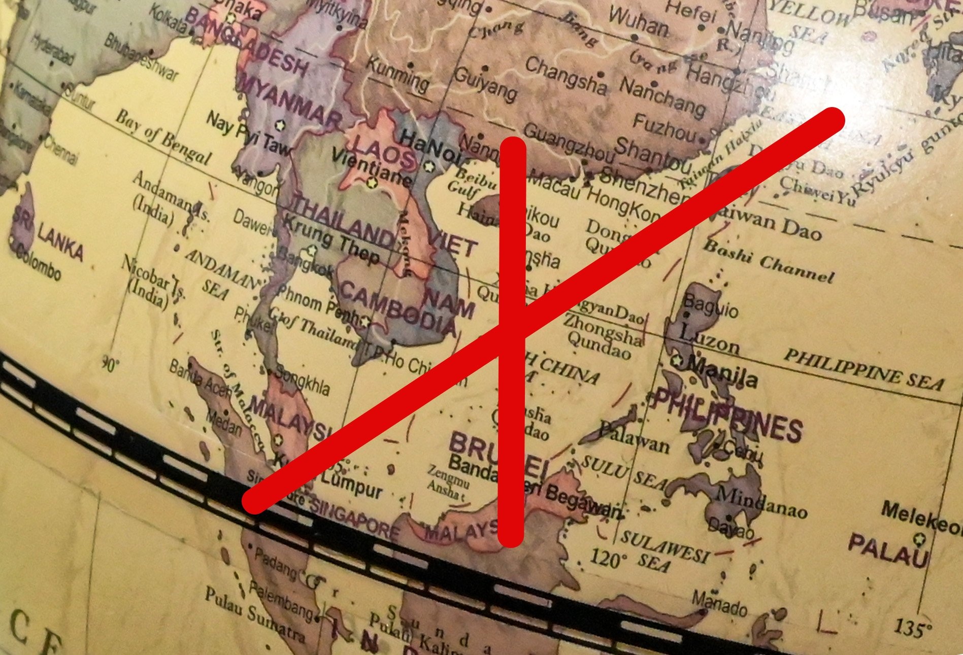 San TMDT ban qua dia cau co 'duong luoi bo' phi phap hinh anh