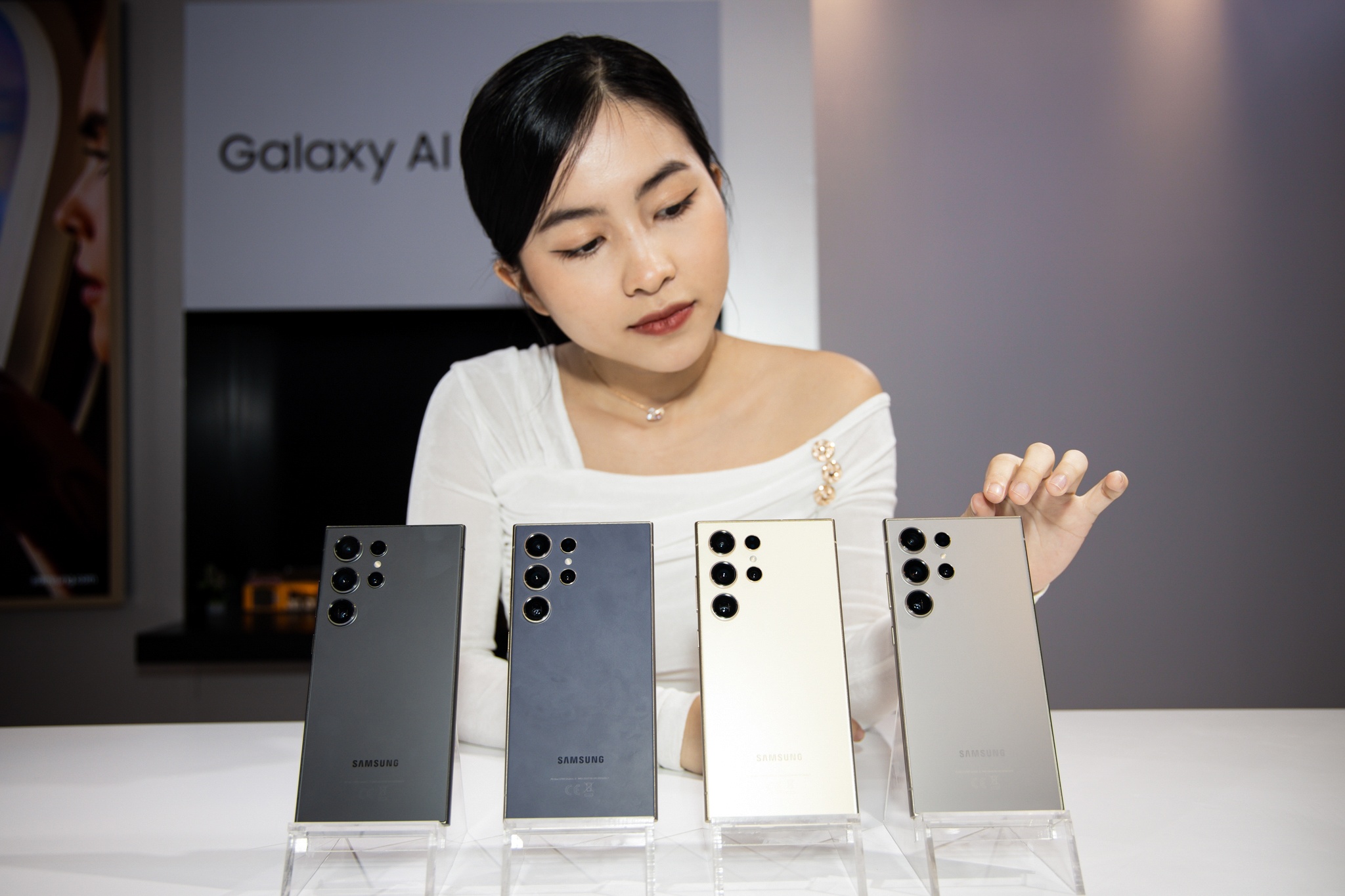 Tren tay S24 Ultra anh 7