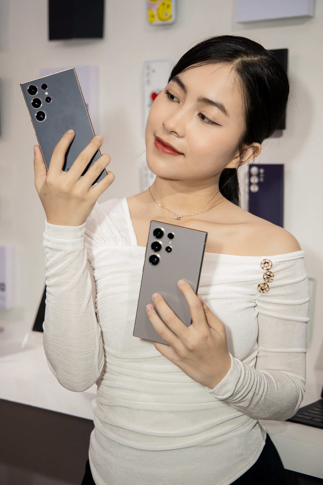 Tren tay S24 Ultra anh 3