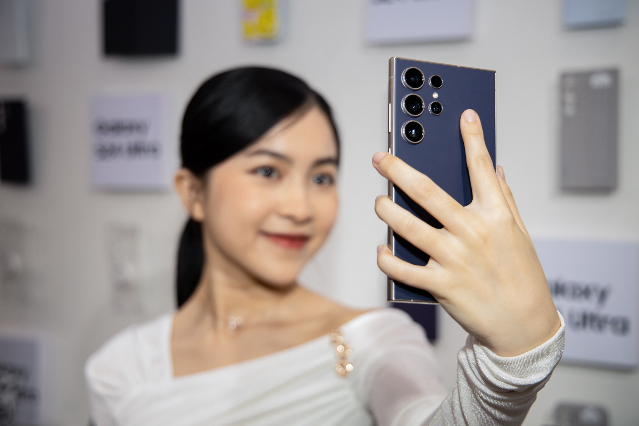 Sep Samsung len tieng ve anh AI hinh anh