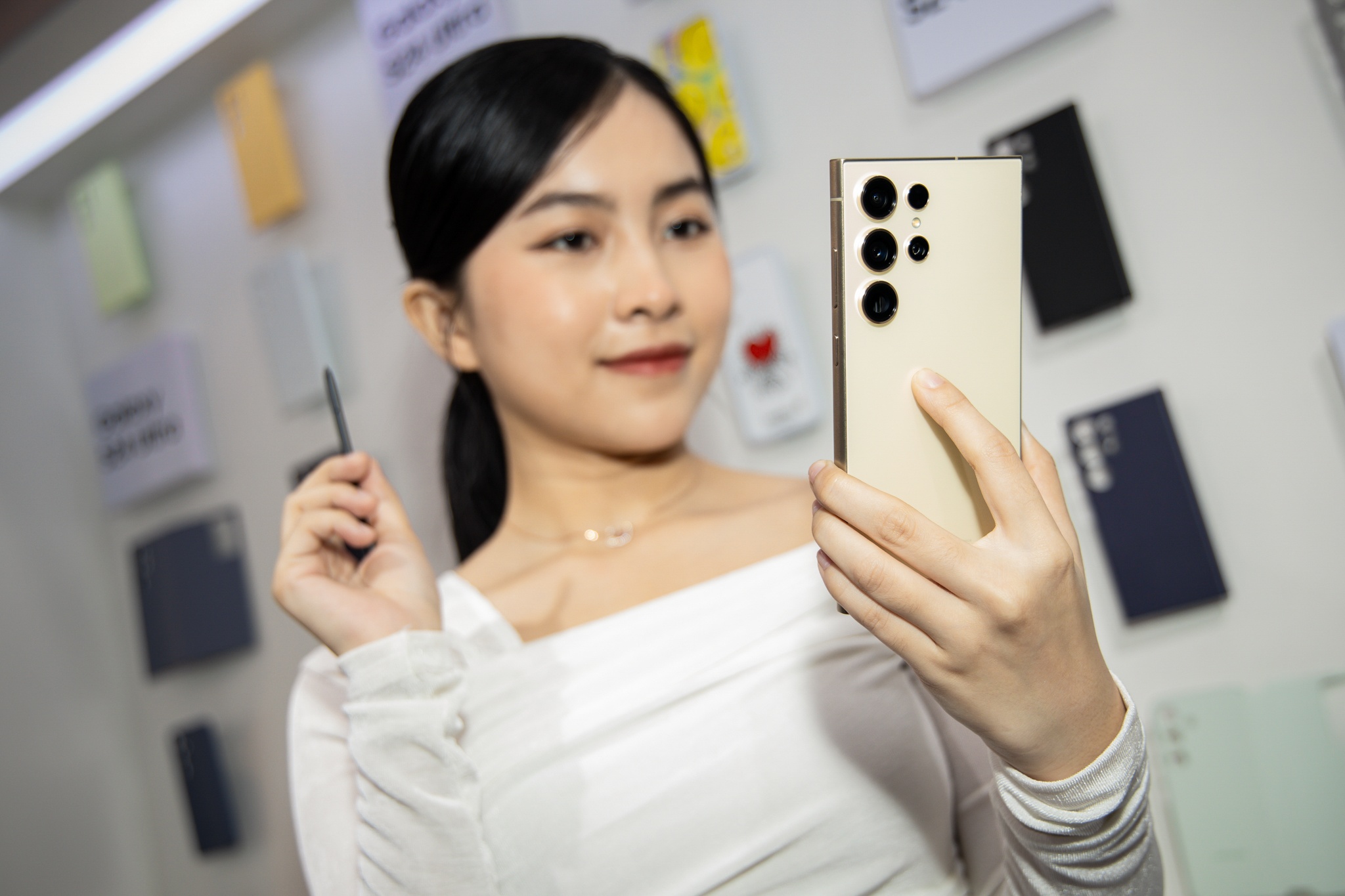 Danh gia nhanh Galaxy S24 Ultra: AI o moi ngoc ngach hinh anh