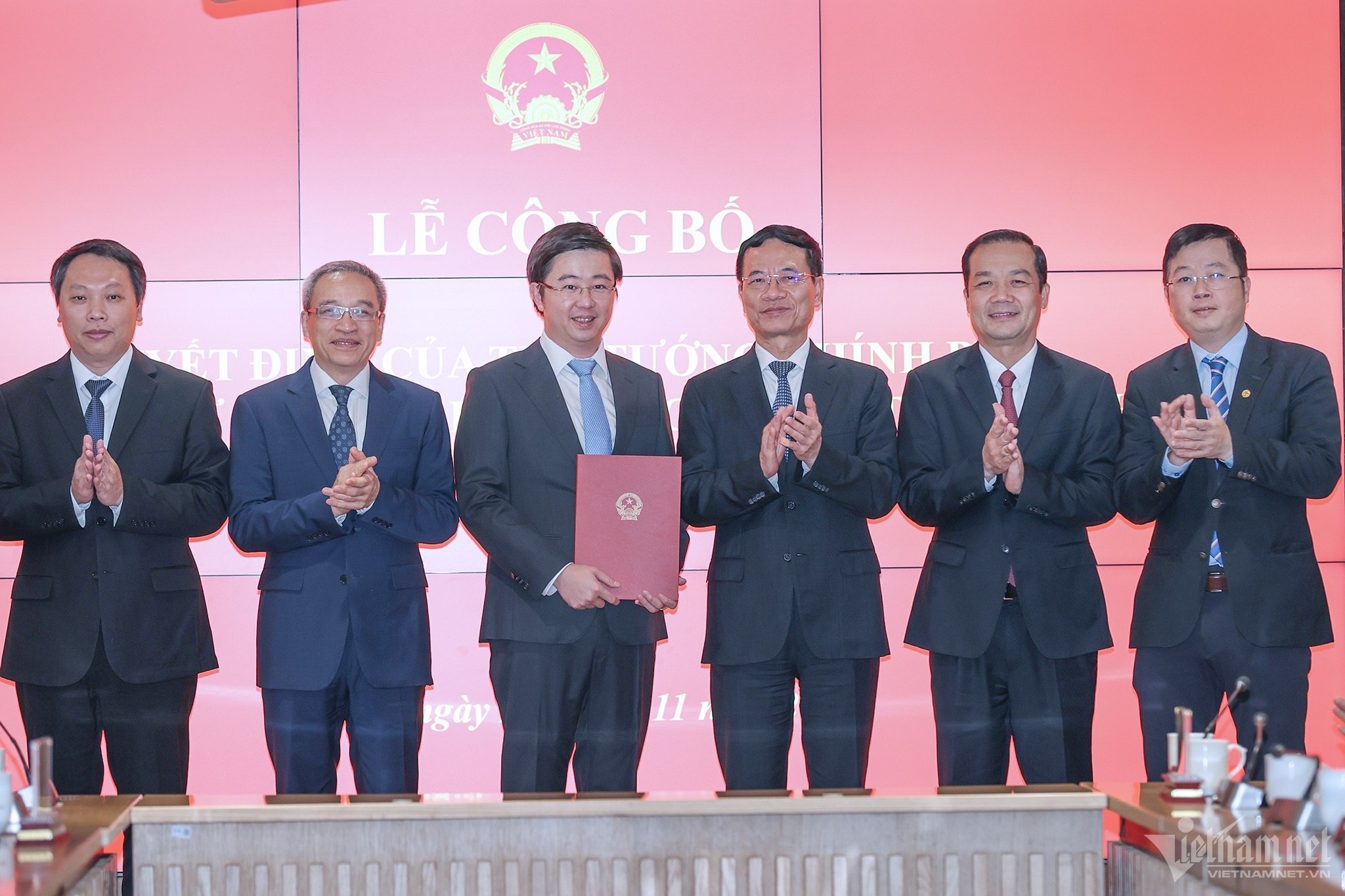 Phan cong moi cong viec giua Bo truong va 5 thu truong Bo TT&TT hinh anh