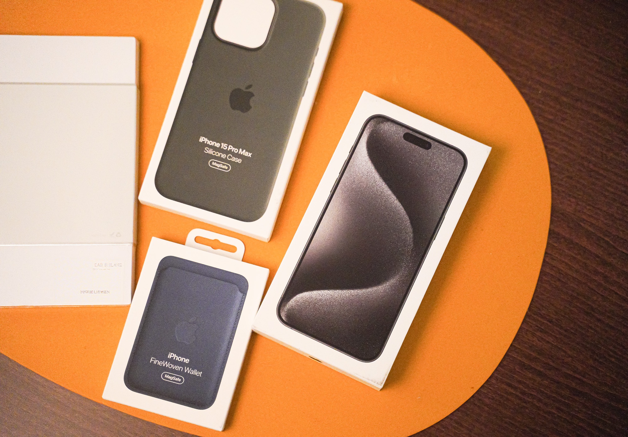 Cuoc chien gia iPhone chua ket thuc hinh anh