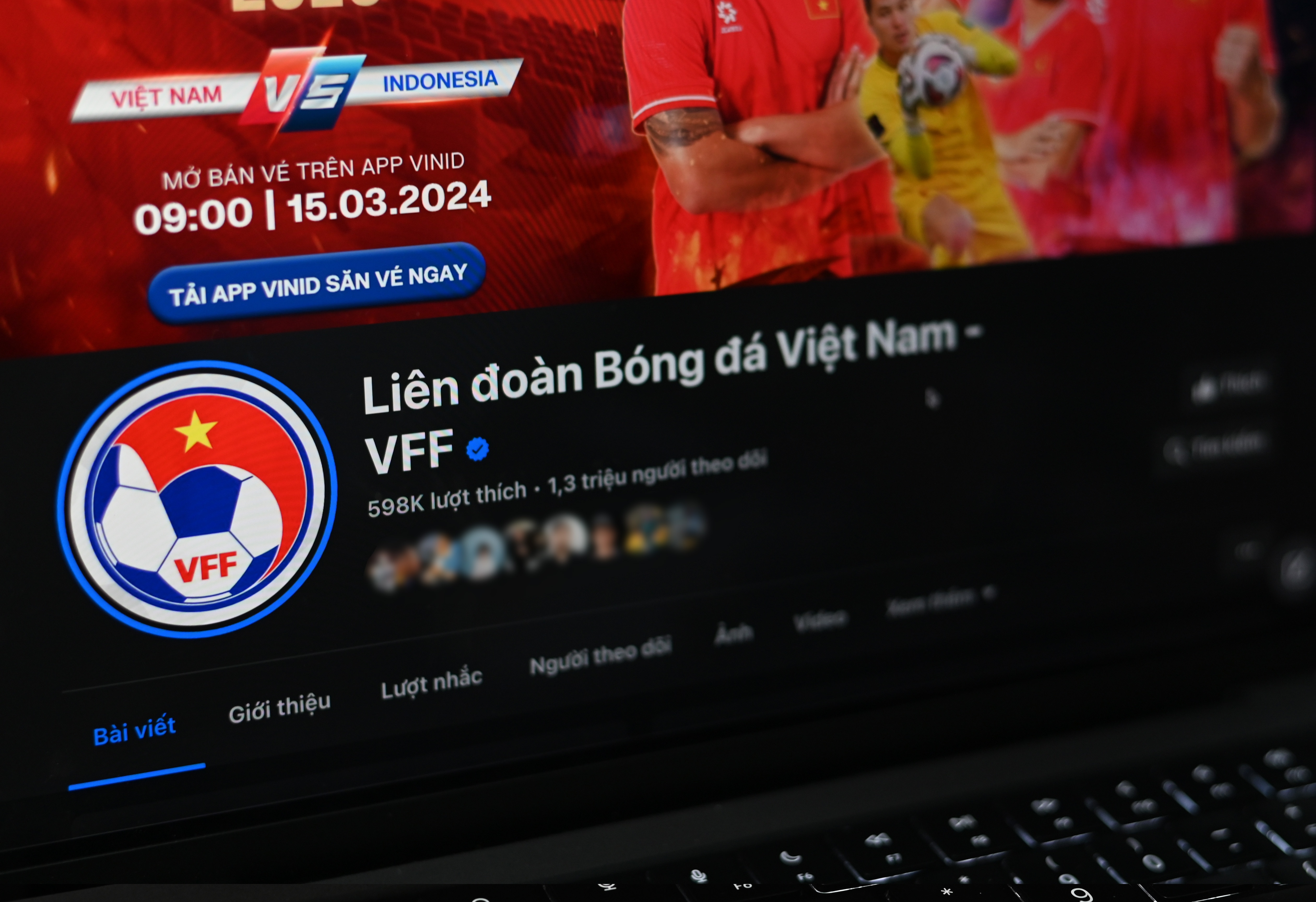 VFF khoa binh luan tren Facebook hinh anh