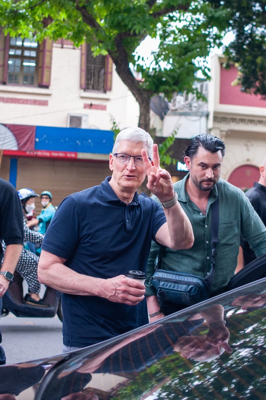 tim cook den ha noi anh 3