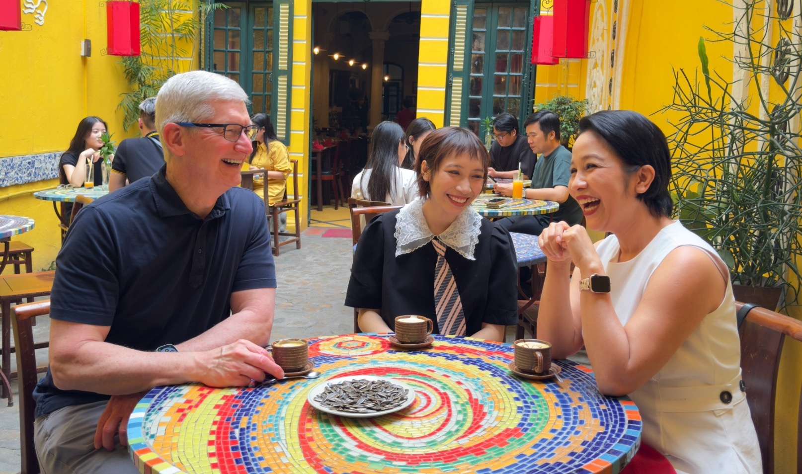 tim cook den viet nam anh 1