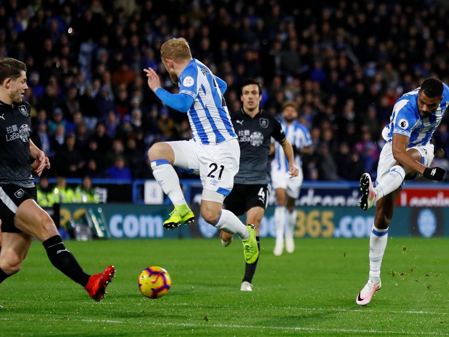 Vi sao kho chan quang cao co bac khi phat truc tiep bong da hinh anh