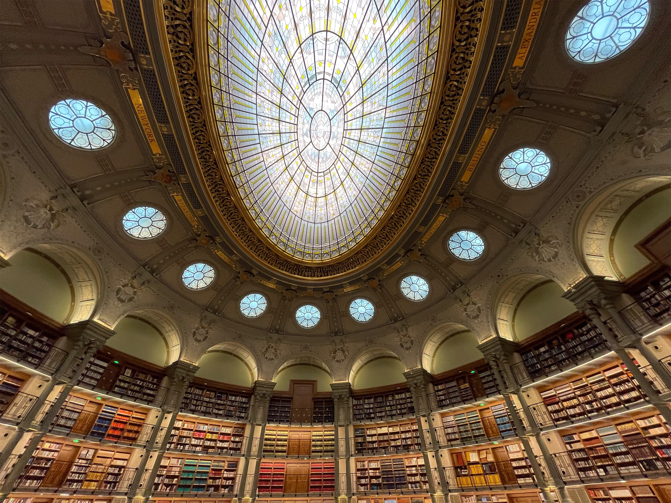 thu vien cua huawei anh 15