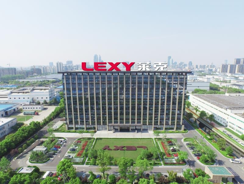 robot hut bui vn anh 1