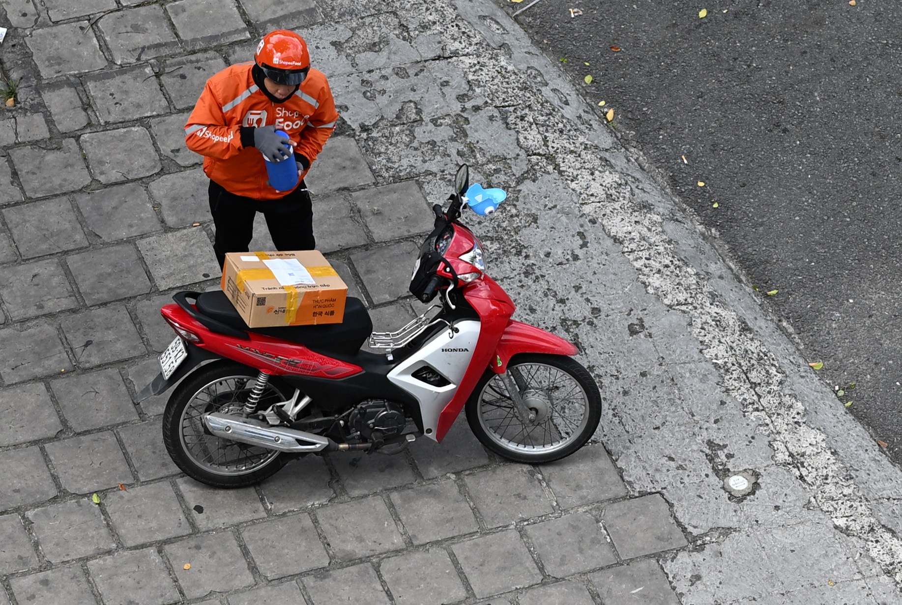 Thuat toan khuyen khich 'dim gia', nguoi ban muon roi san TMDT hinh anh