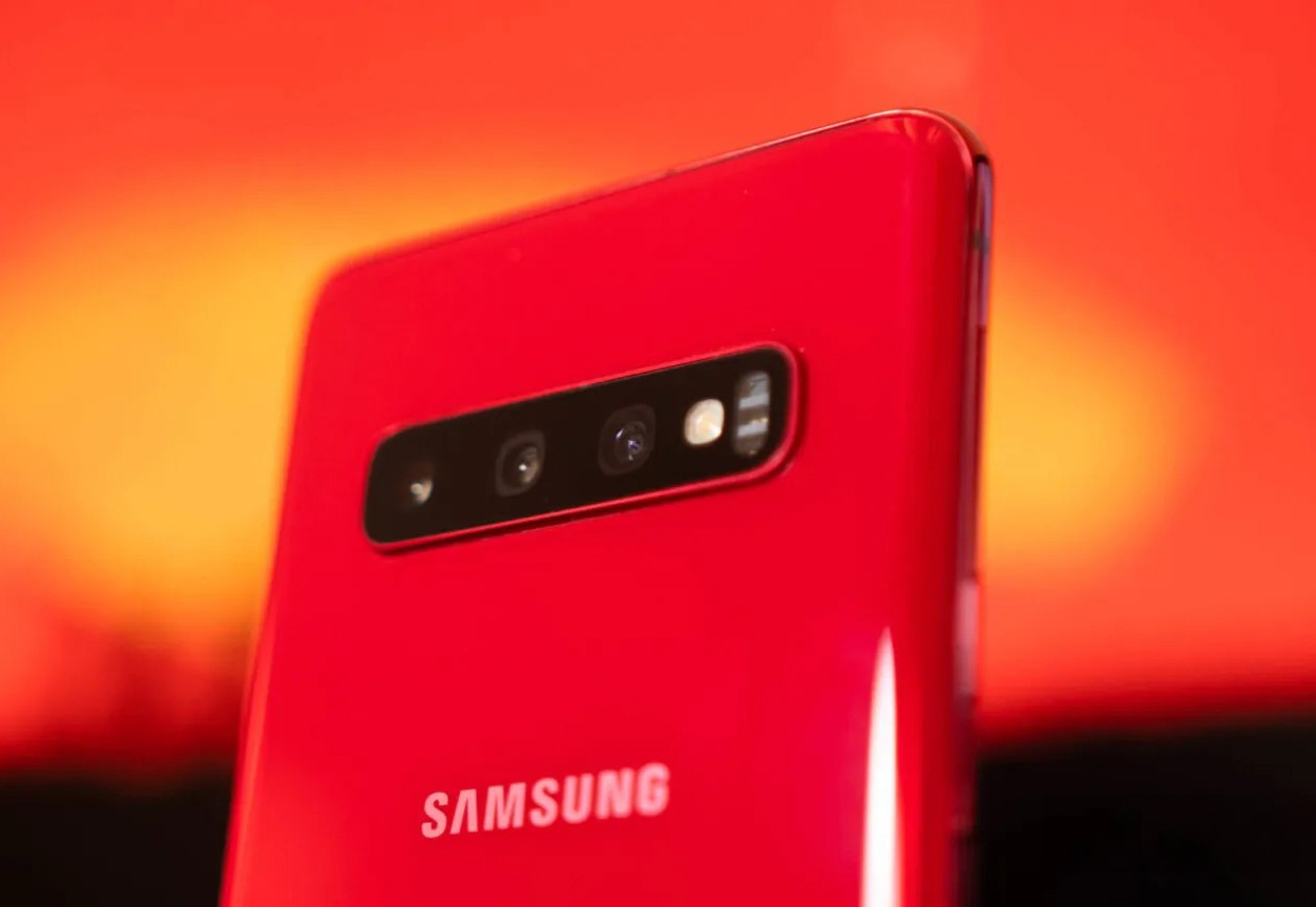 Nhieu dien thoai Samsung hoa 'cuc gach' sau khi cap nhat hinh anh