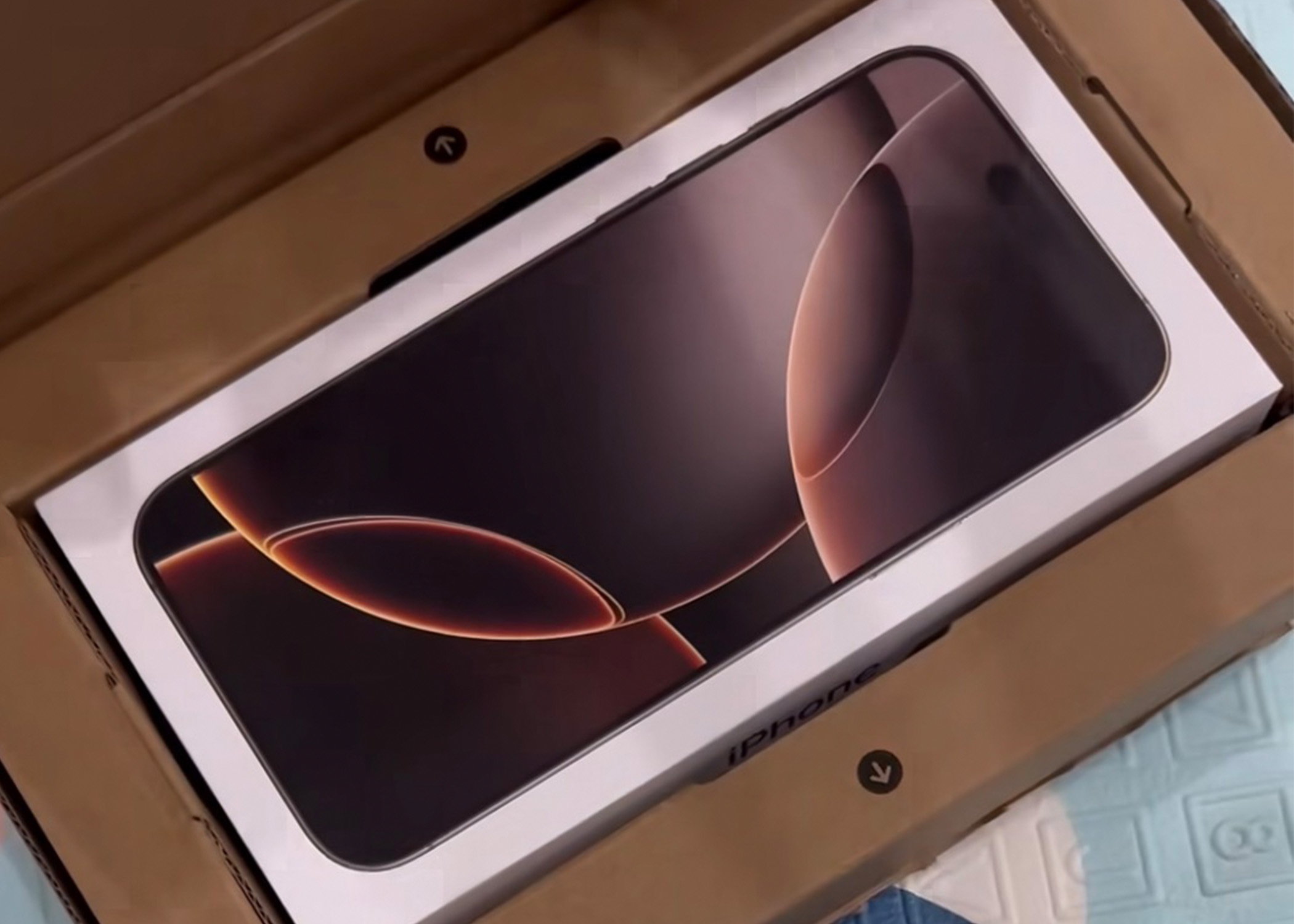 Ket qua xu ly vu khach mua iPhone 16 Pro Max nhung nhan hop rong hinh anh