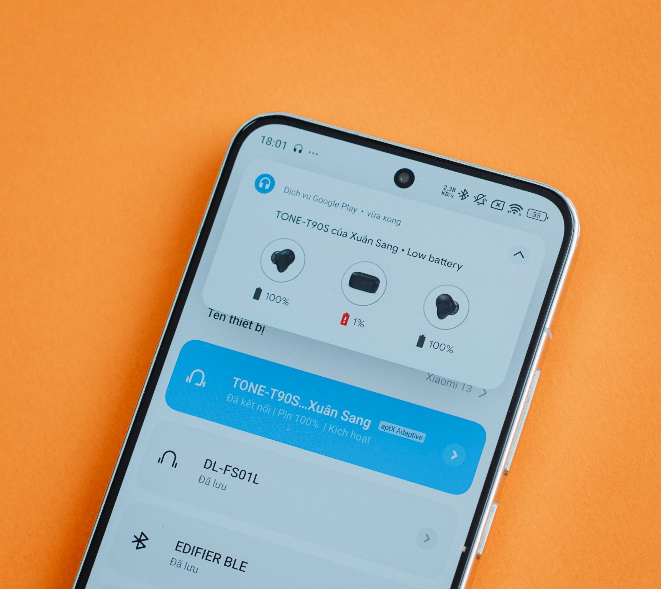 tai nghe dang mua anh 12